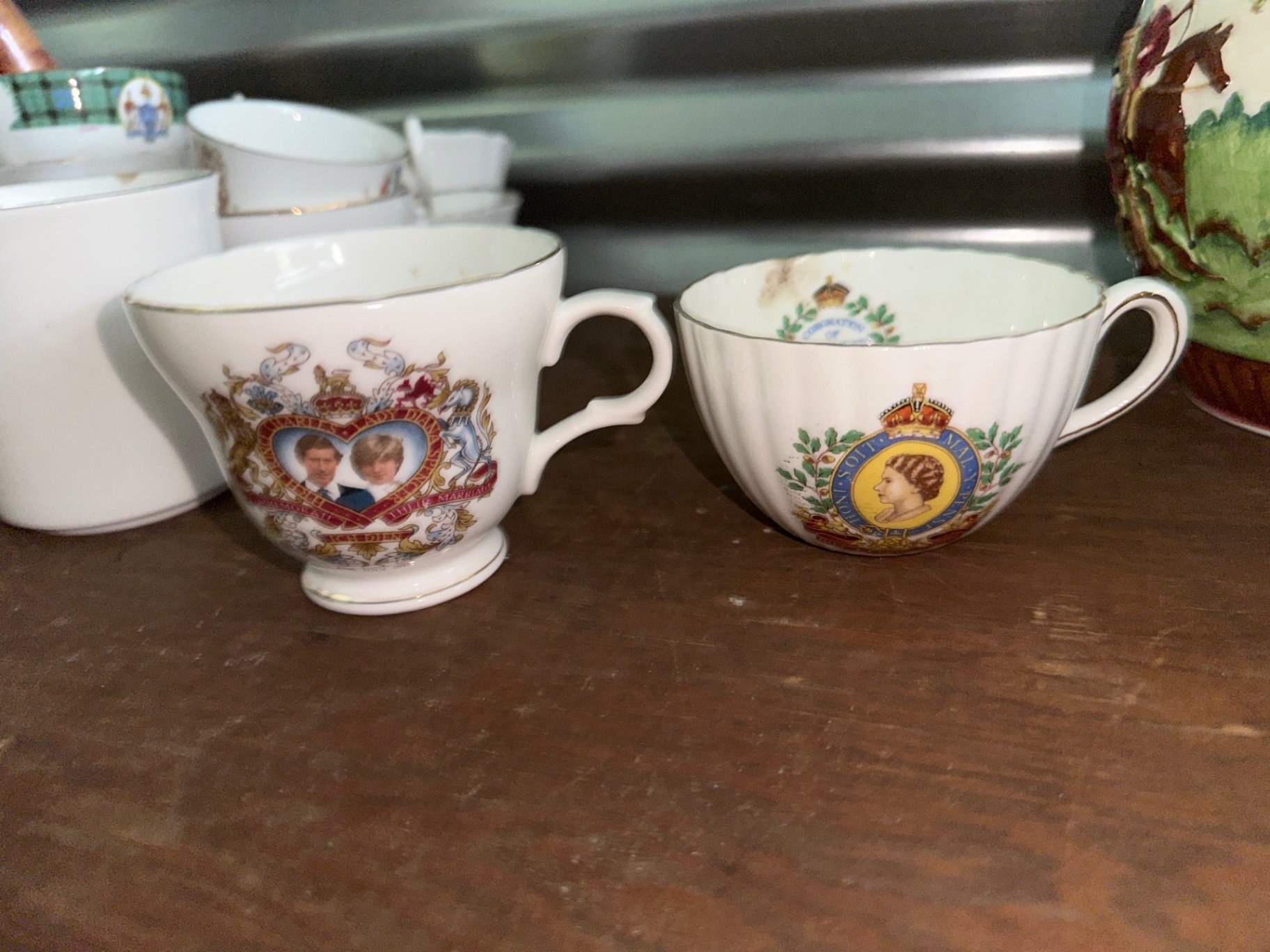Assorted royal family, tea, cups, and saucers, plate - image 15 of 16
