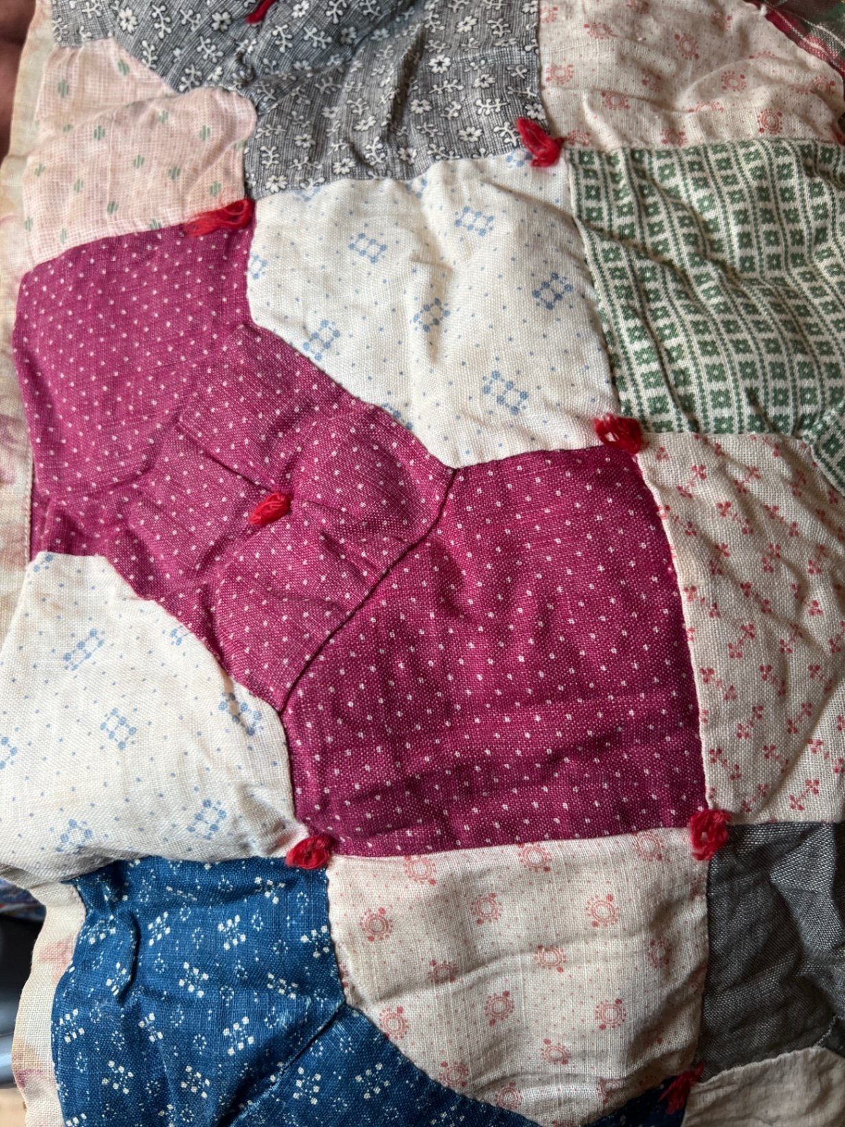 Patchwork quilts and quilted blankets - image 3 of 6