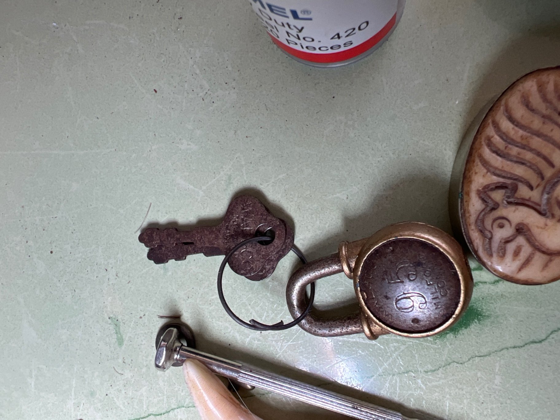 Assorted coins, pendants and small trinkets - image 7 of 10