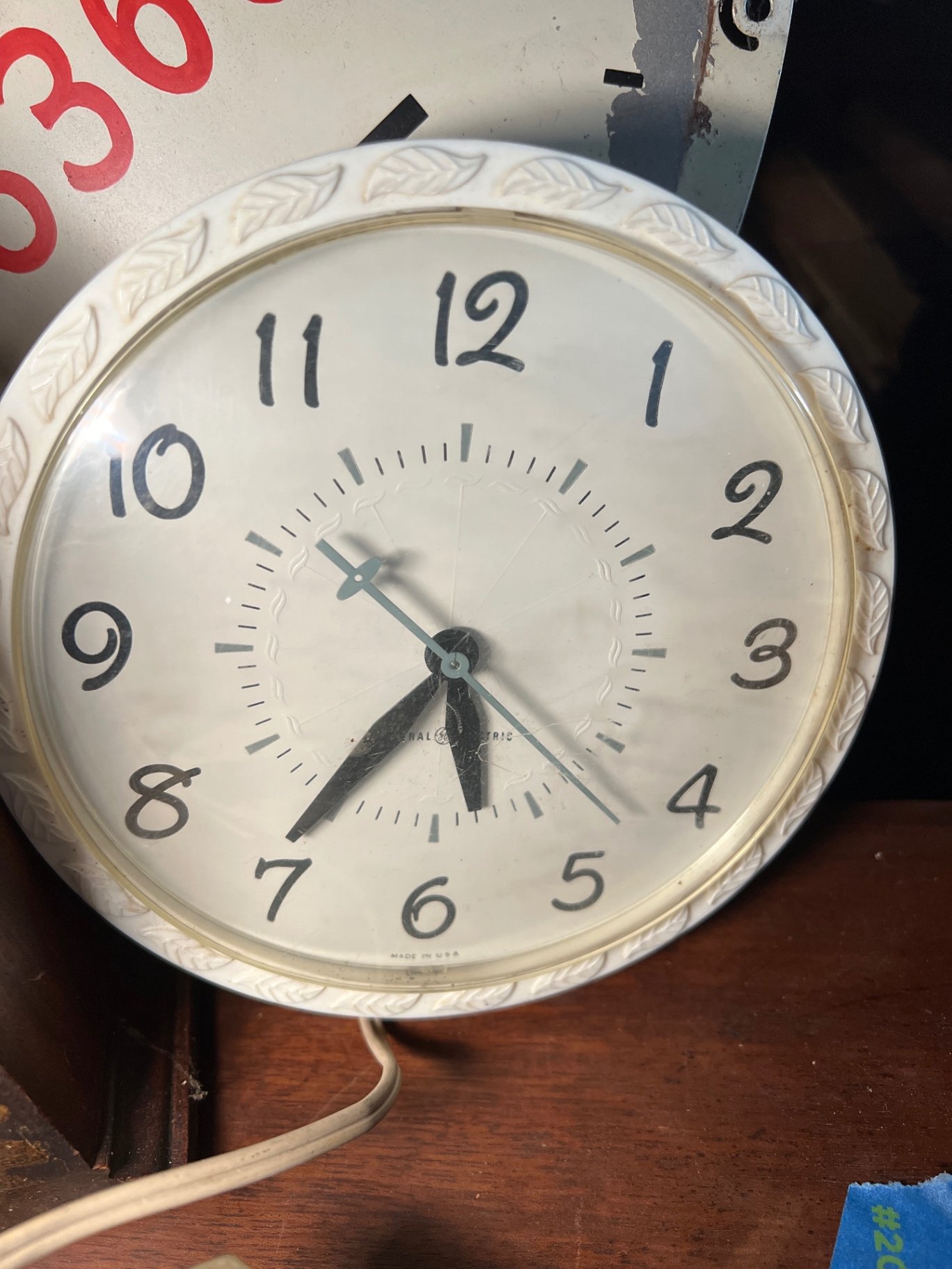 Vintage clocks and navigation instruments - image 3 of 9