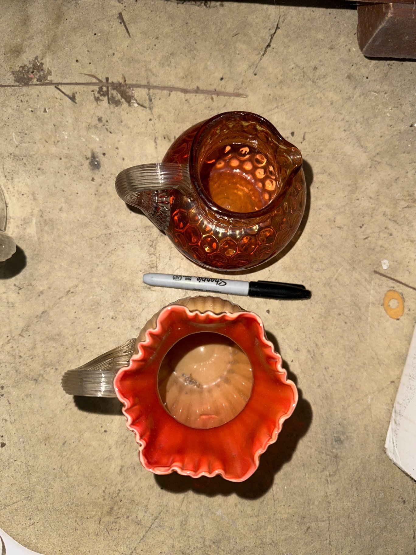 Assorted vintage ceramic and glass pitchers and jugs - image 2 of 6