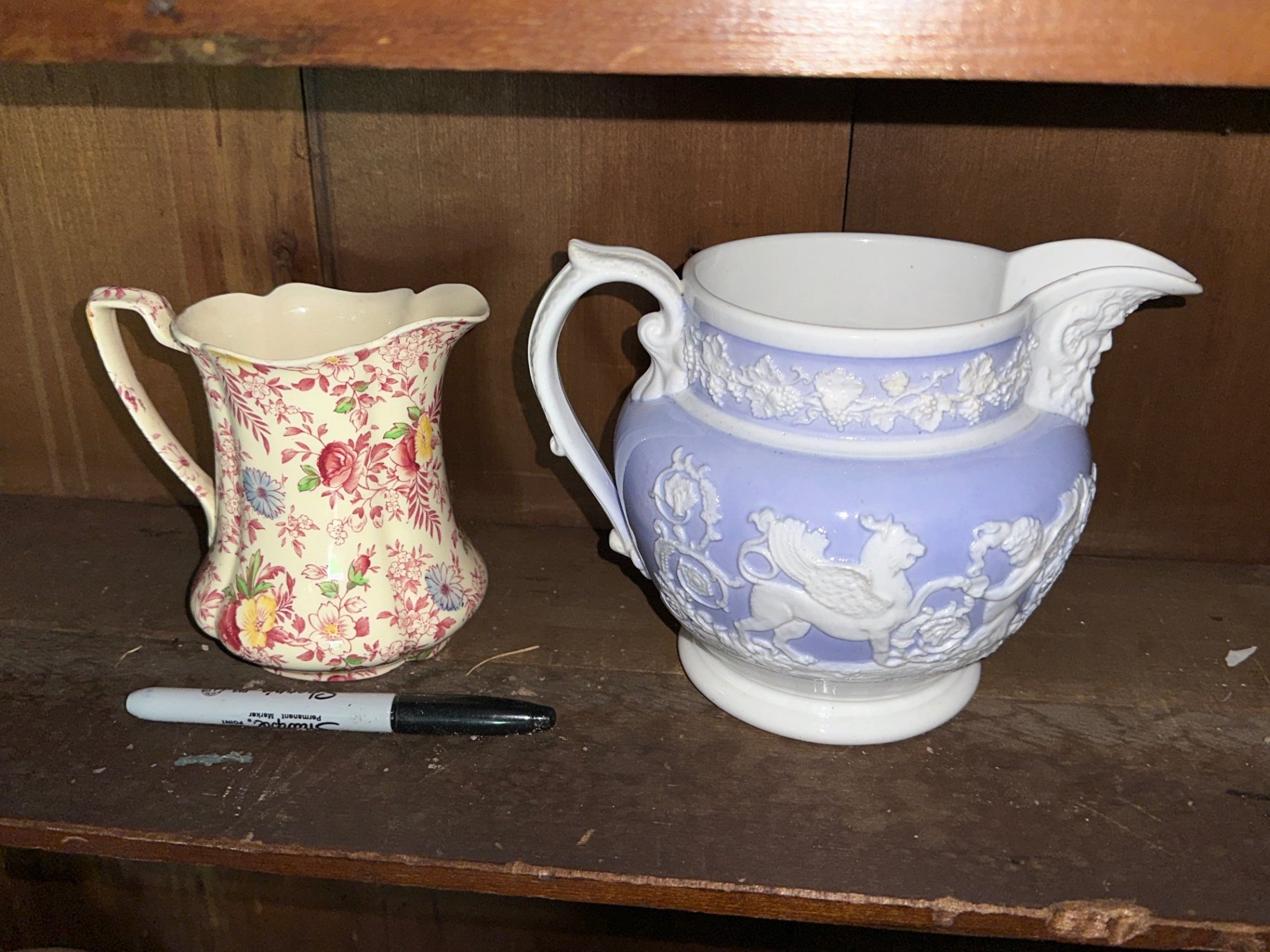 Assorted vintage ceramic and glass pitchers and jugs - image 5 of 6