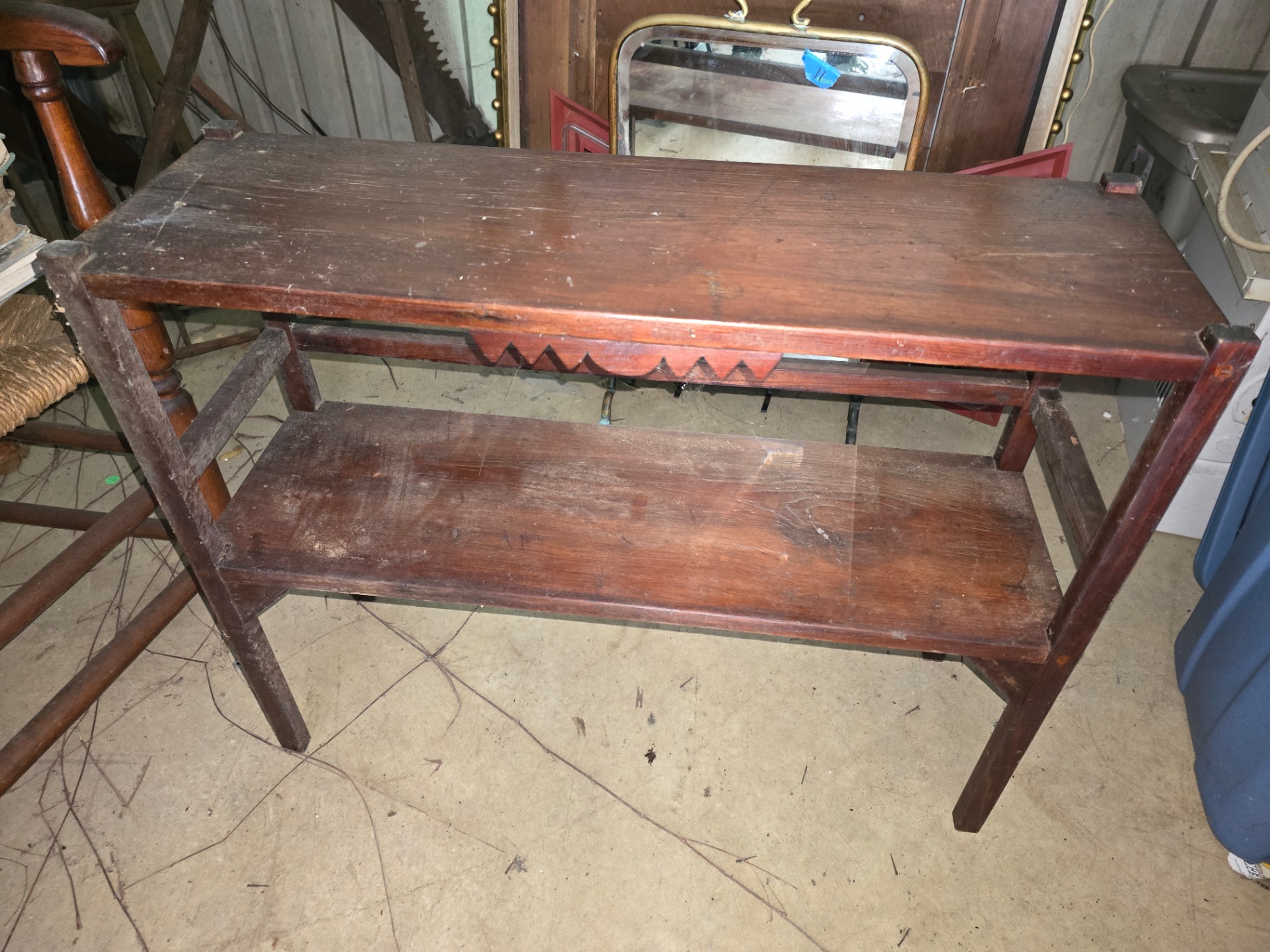 Two-tier wooden shelf with zigzag edge - image 1 of 11