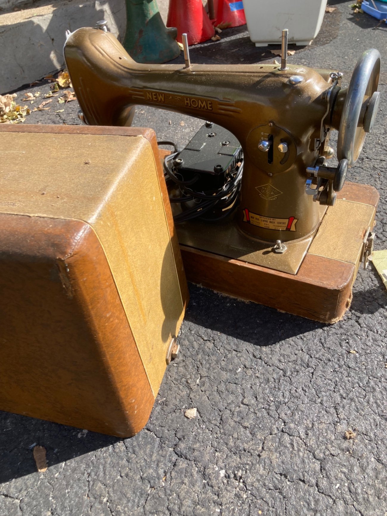 Vintage New Home sewing machine with Singer frame and accessories - image 2 of 8
