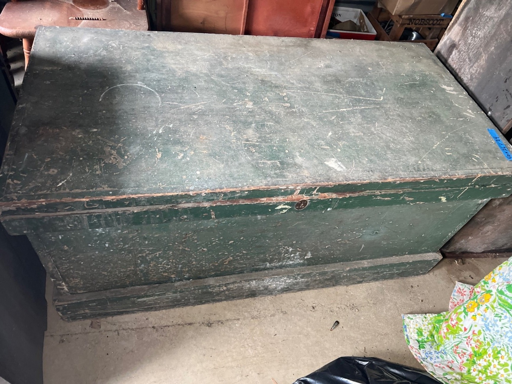 Green wooden storage chest with hinged lid - image 1 of 7