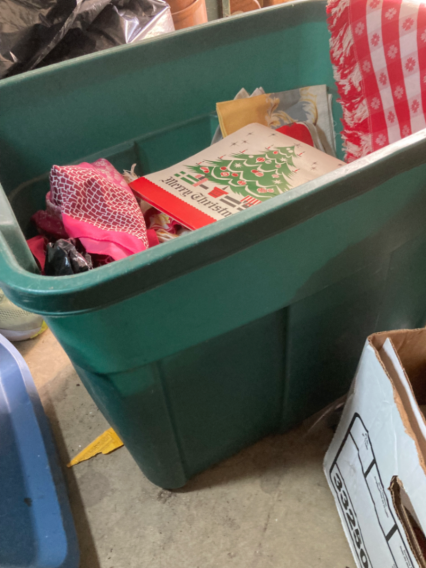 Assorted vintage textiles and crocheted items - image 11 of 12