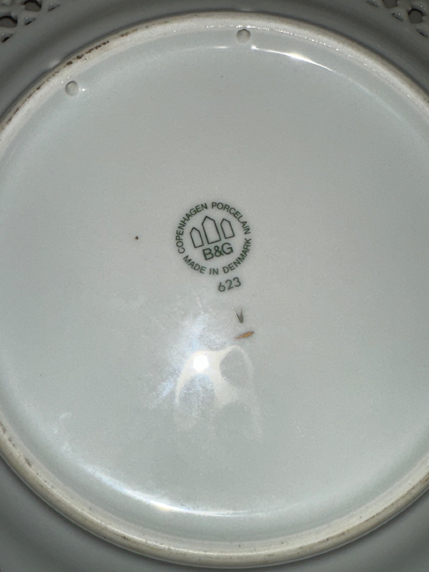 Assorted decorative ceramic plates - image 7 of 9