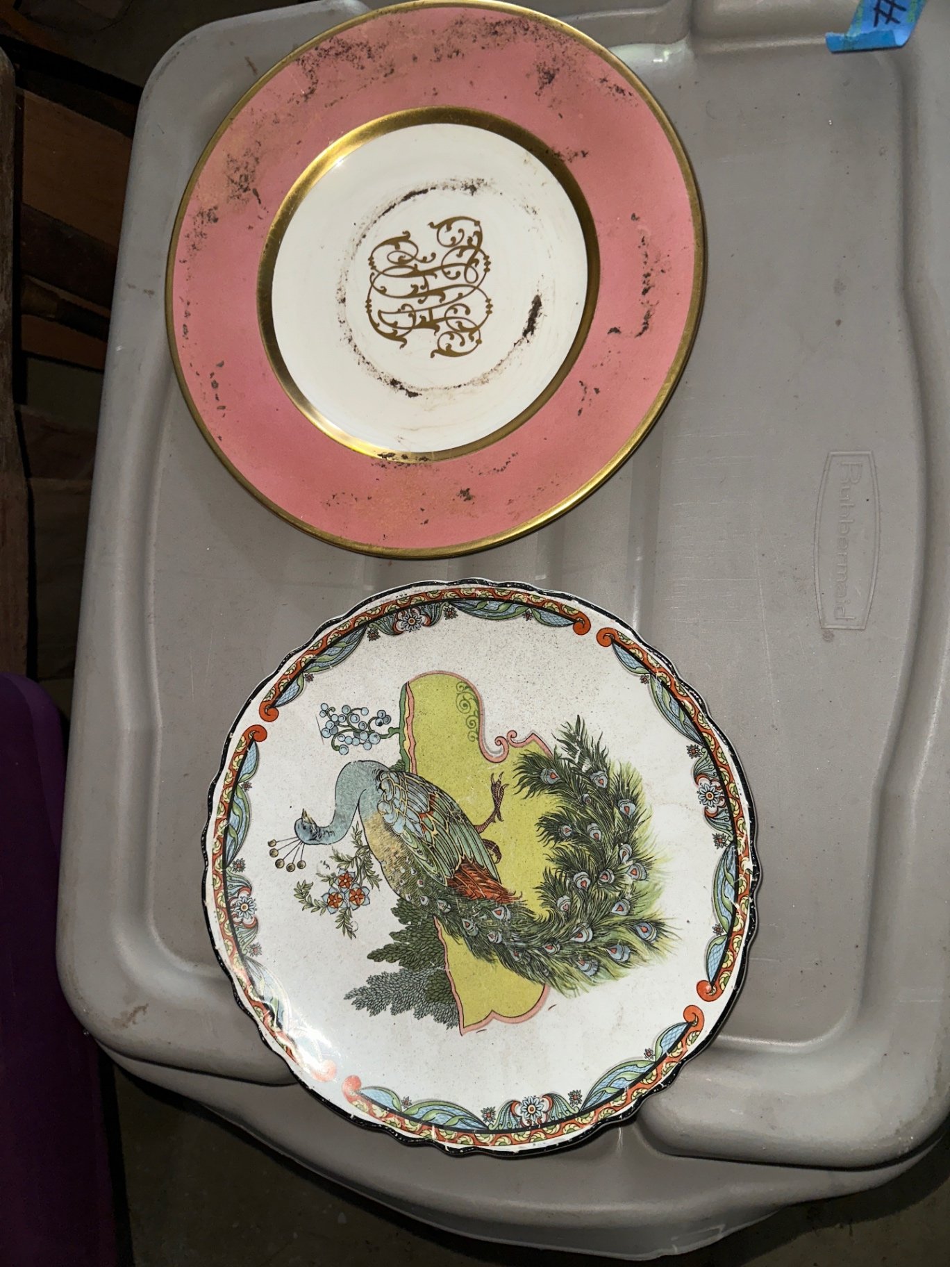 Assorted decorative ceramic plates - image 6 of 9