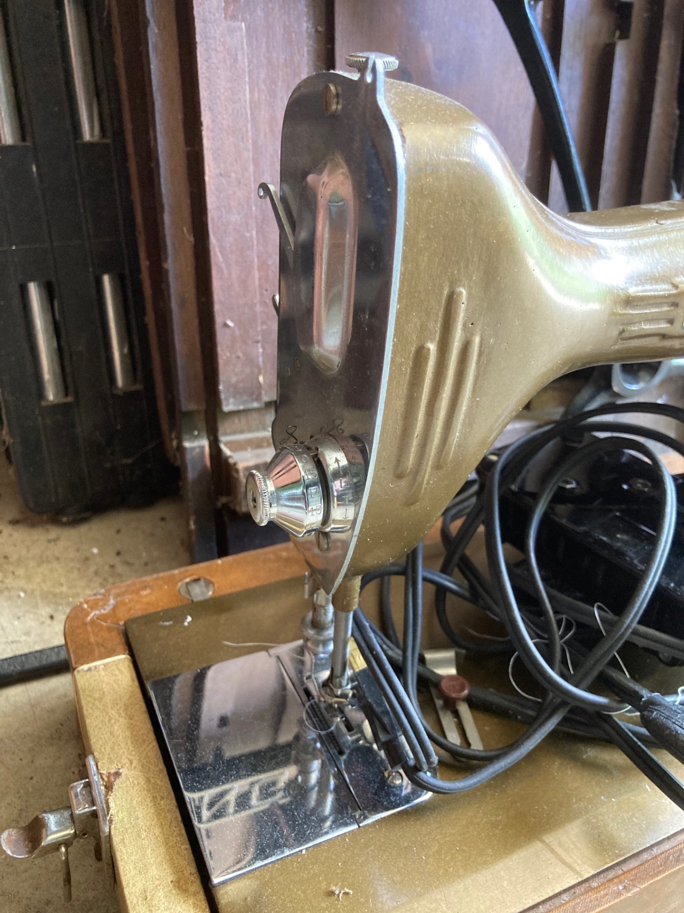 Vintage New Home sewing machine with Singer frame and accessories - image 8 of 8