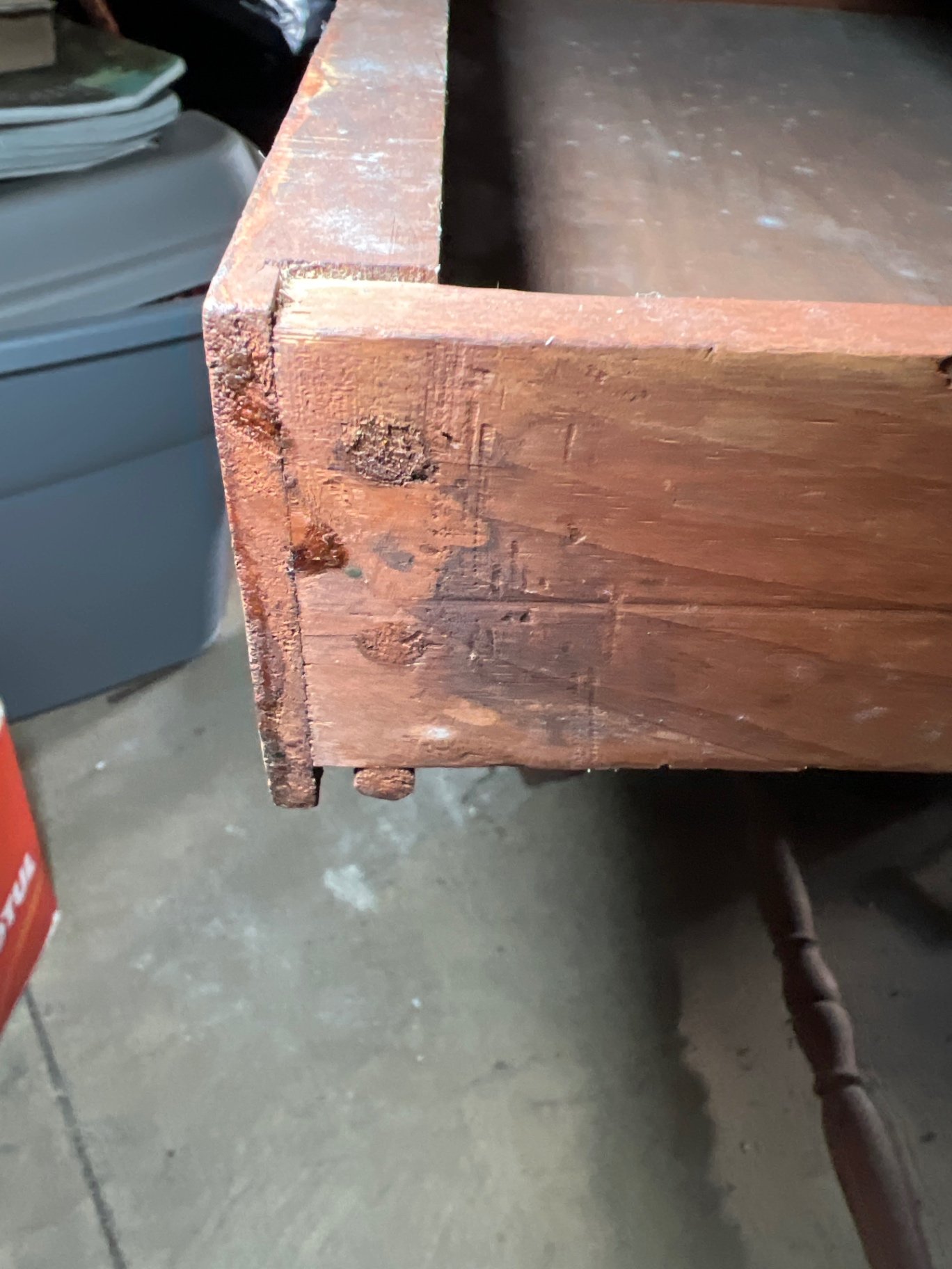 Oval wooden table with turned legs - image 6 of 6