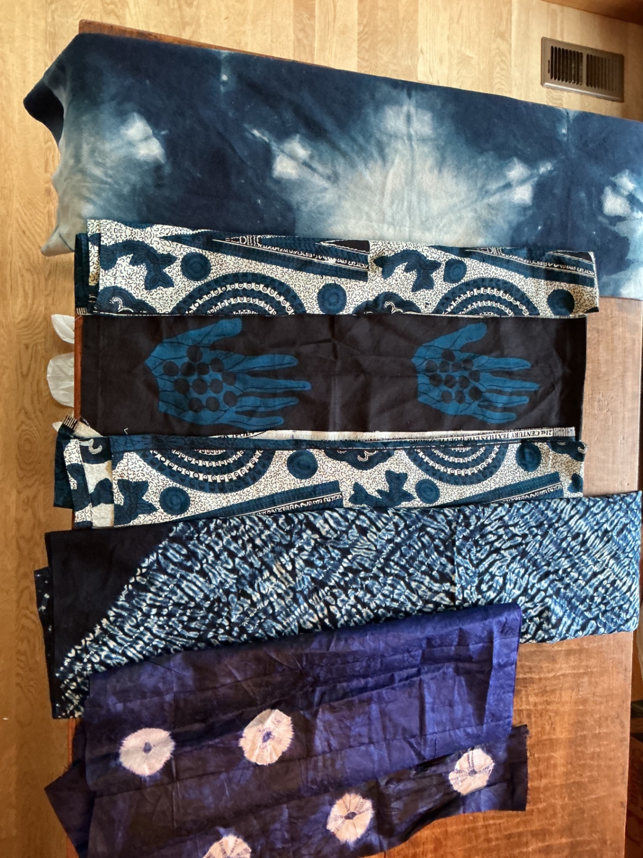 Ethnic textiles - image 2 of 6