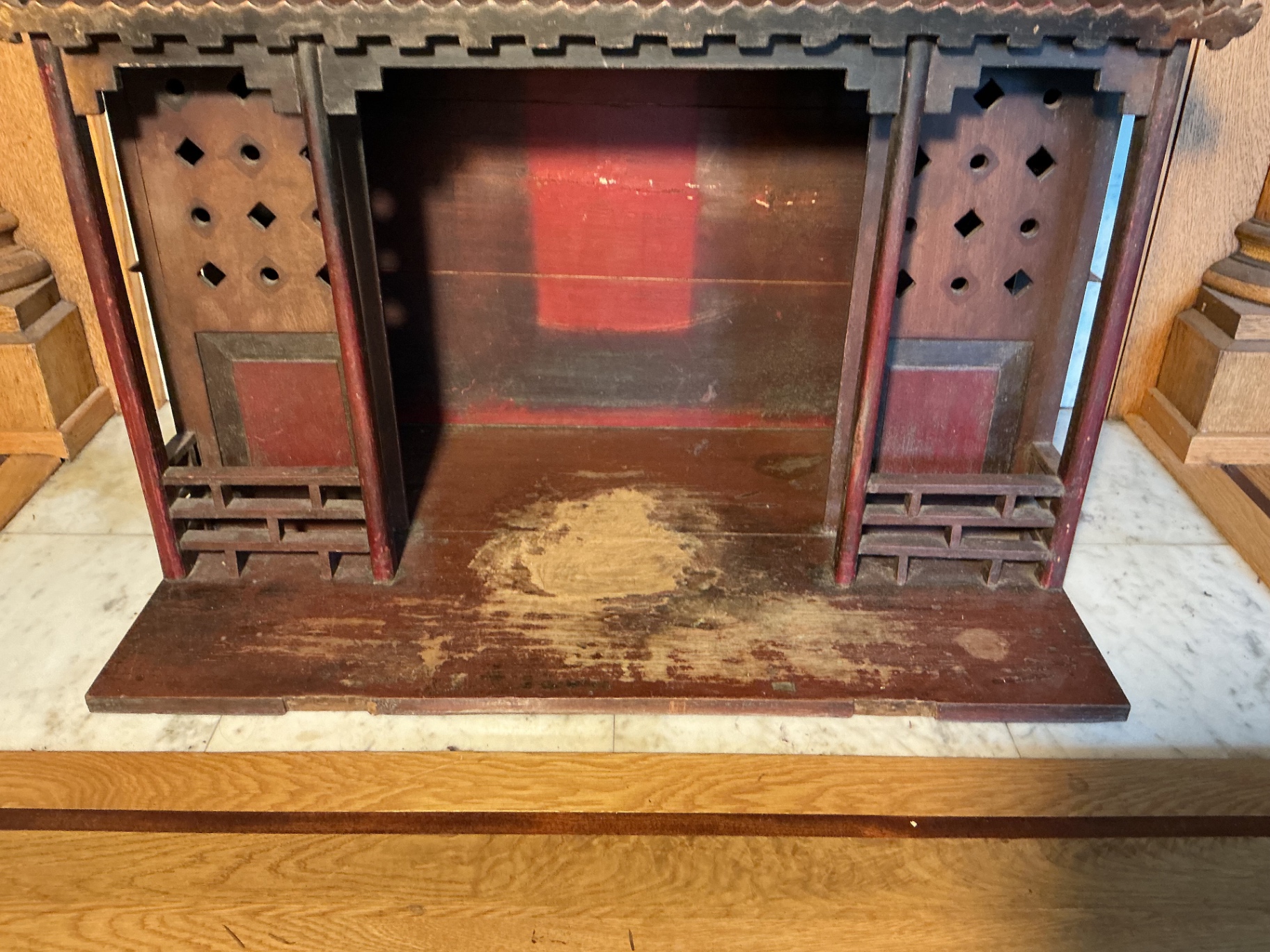 Antique Asian Doll house or Altar - image 3 of 6
