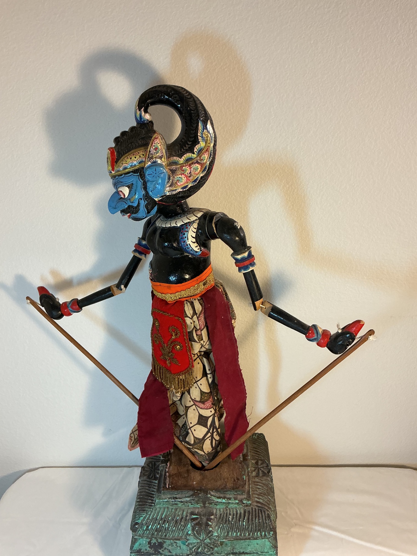 Balinese wooden Puppet #2 - image 4 of 7