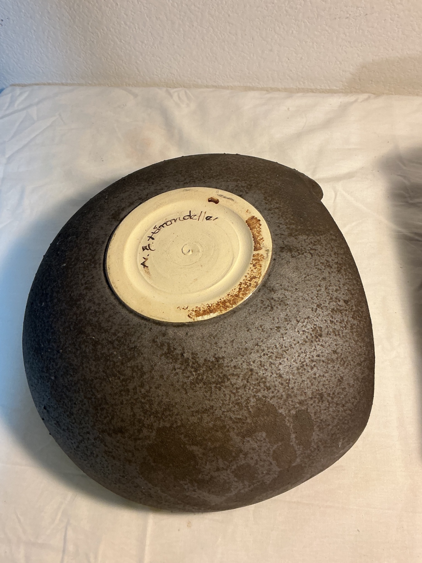 Two very unique pottery bowls, signed - image 4 of 6