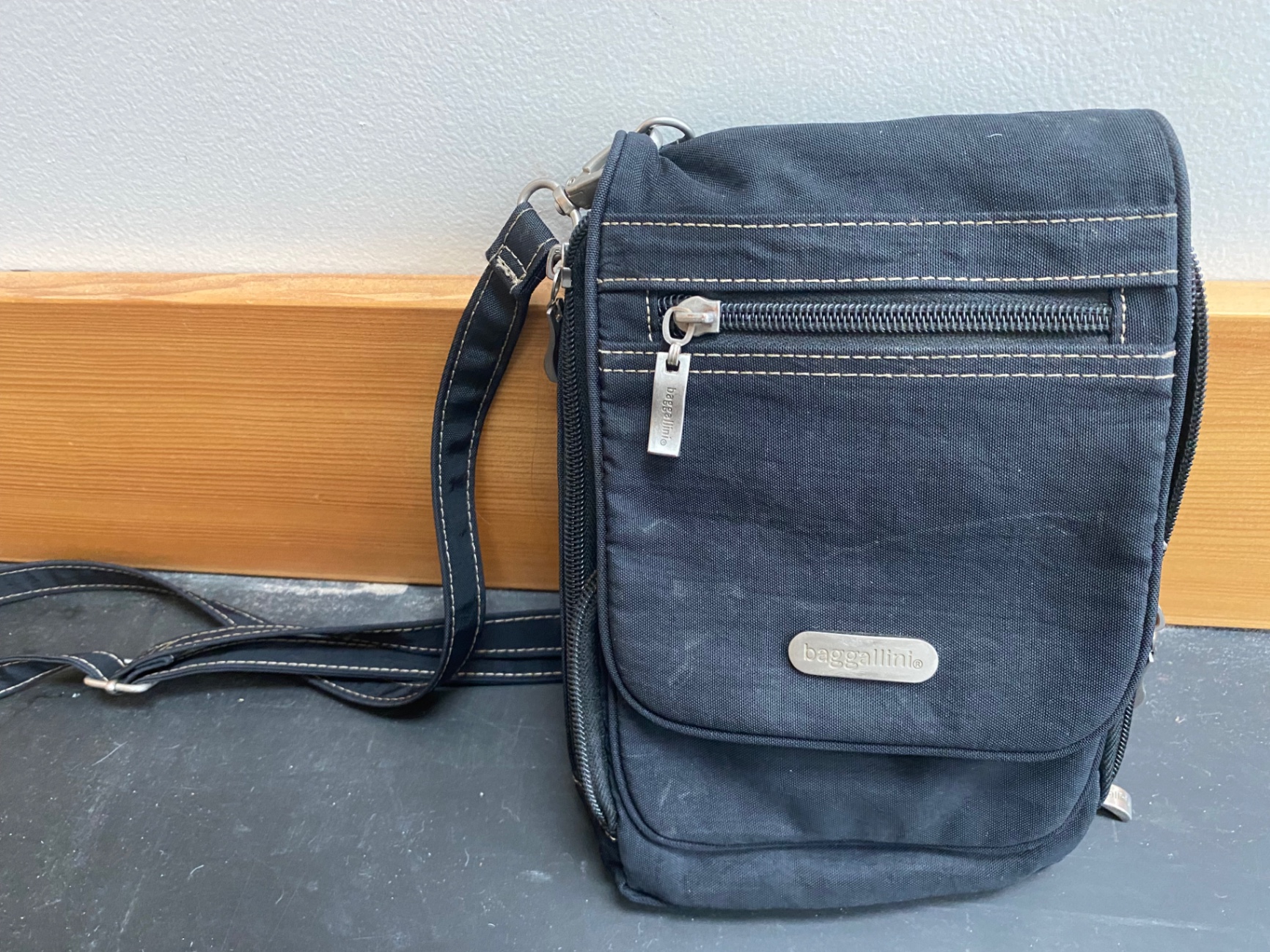 Bags and Purses - image 6 of 10