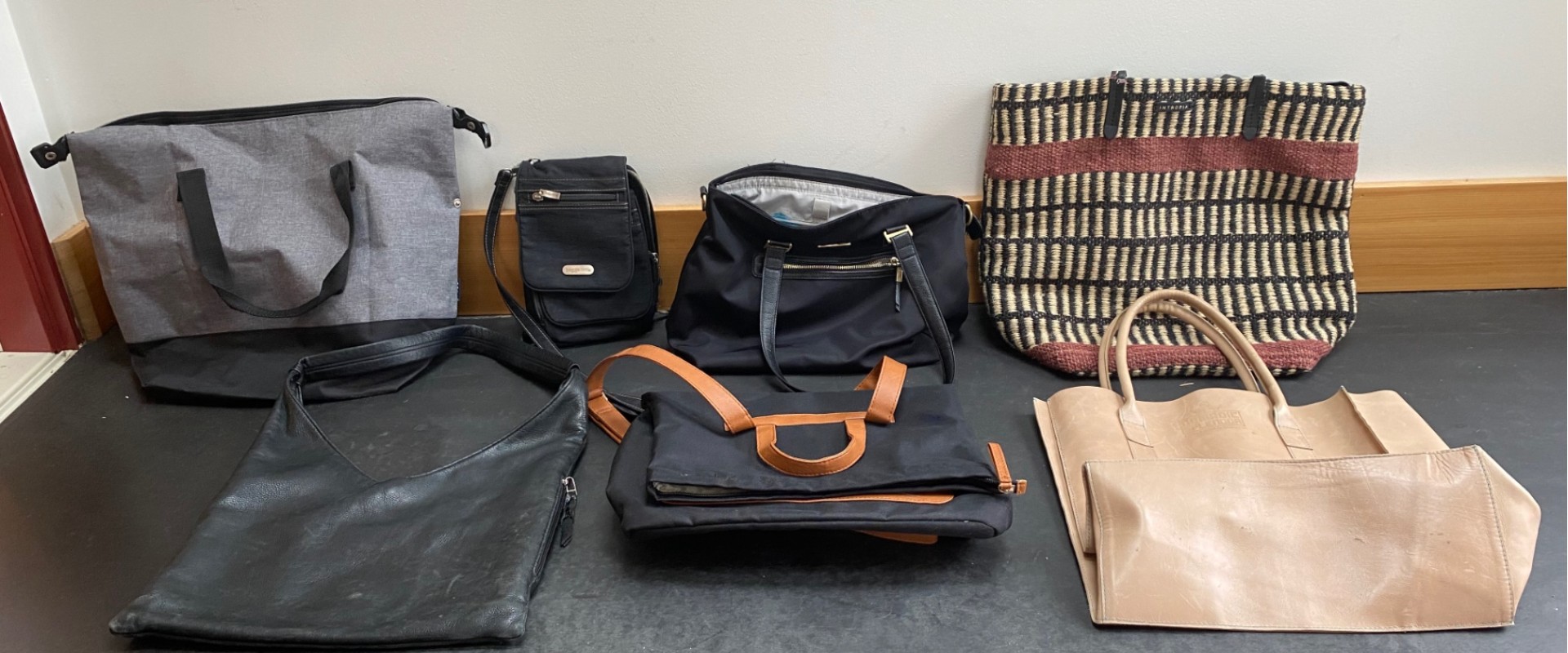 Bags and Purses - image 2 of 10