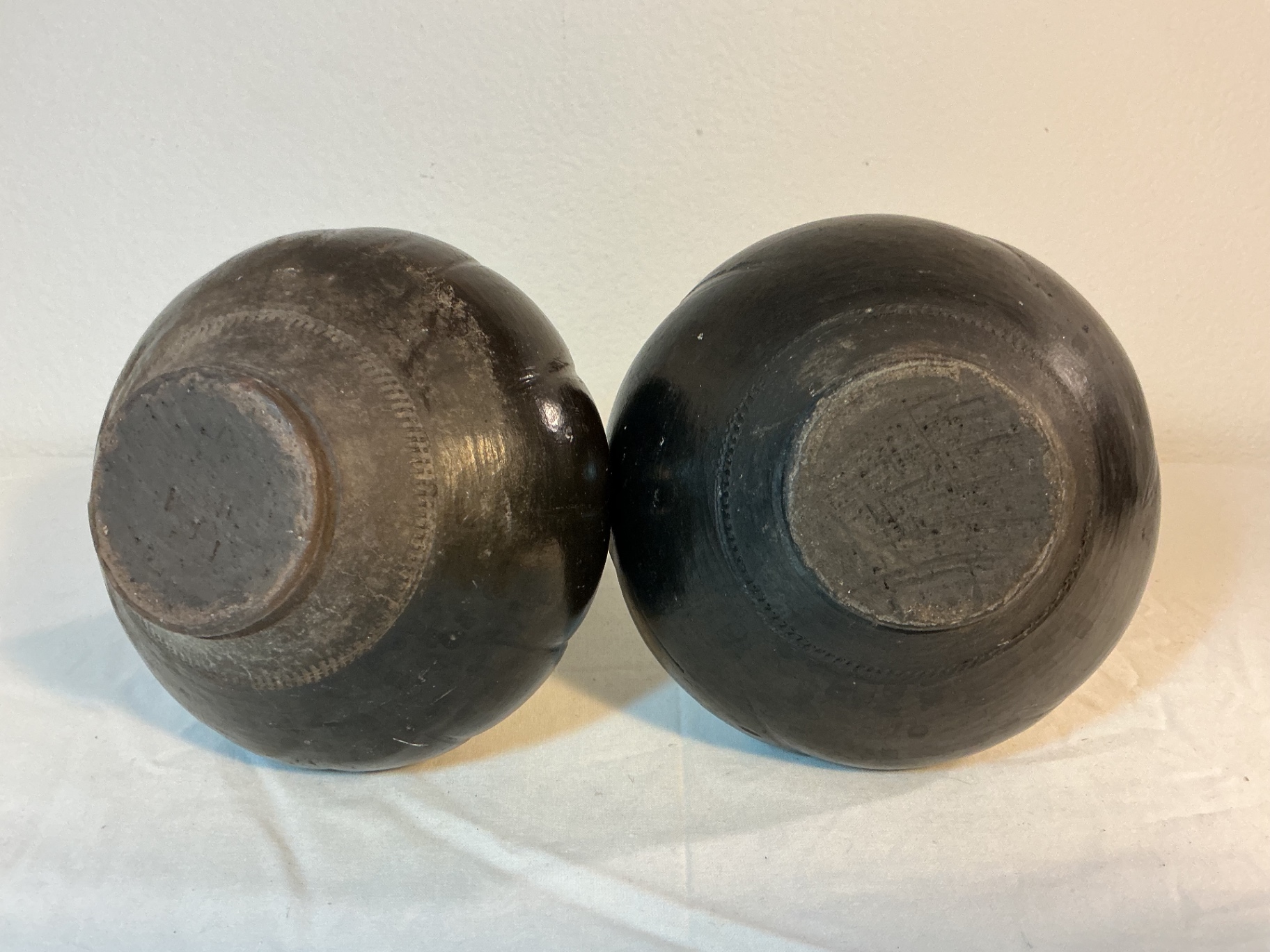 3 Vintage Ceramic vessels - image 3 of 7