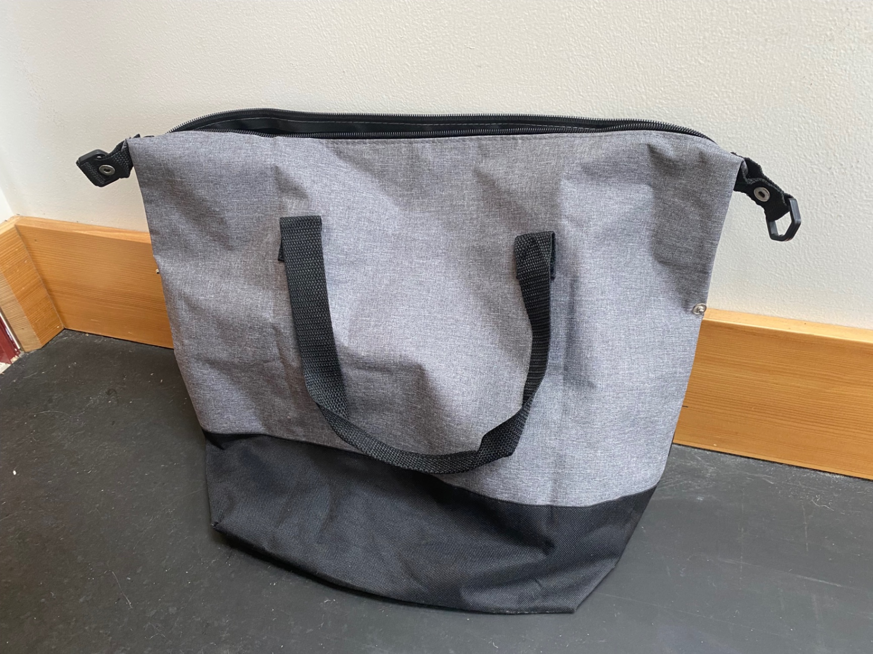 Bags and Purses - image 4 of 10