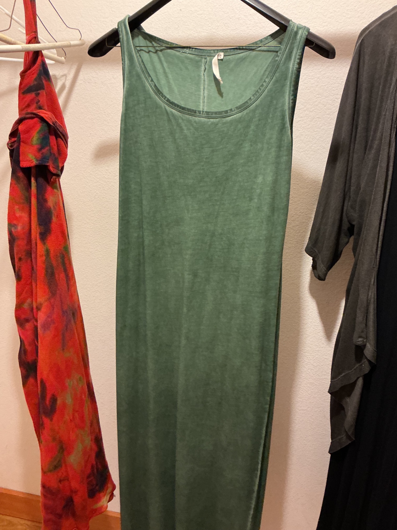 Sleeveless long dresses - image 2 of 6