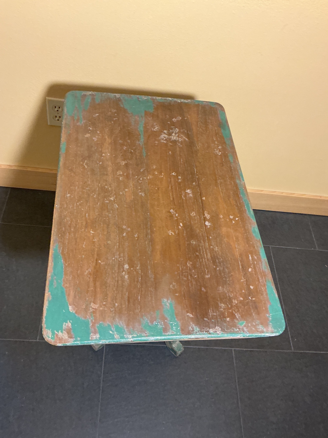 Small shabby side table - image 4 of 6