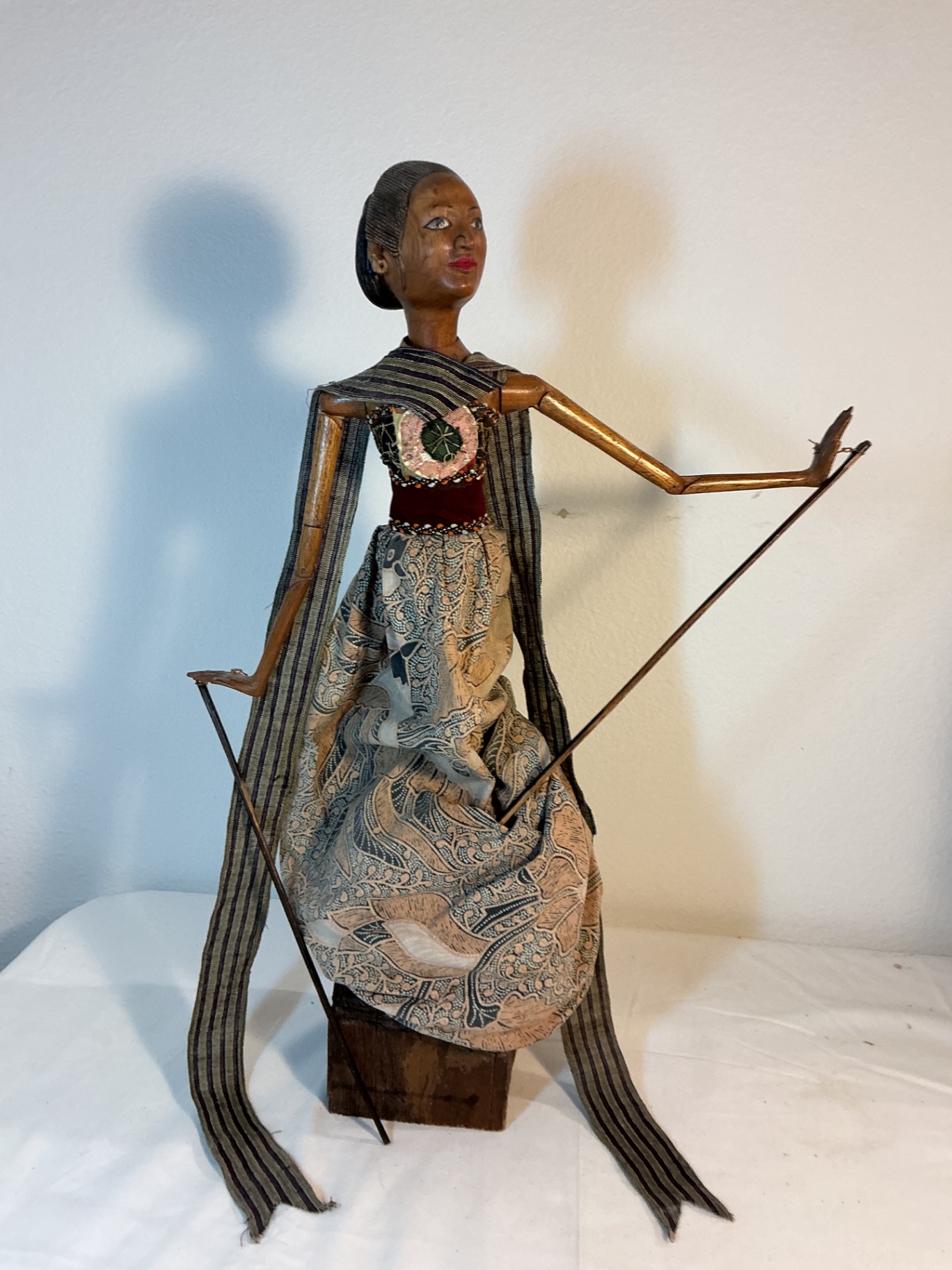 Balinese Wooden Puppets #7 - image 3 of 10
