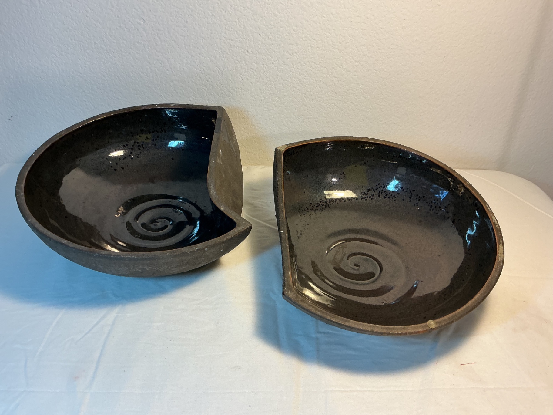 Two very unique pottery bowls, signed - image 2 of 6