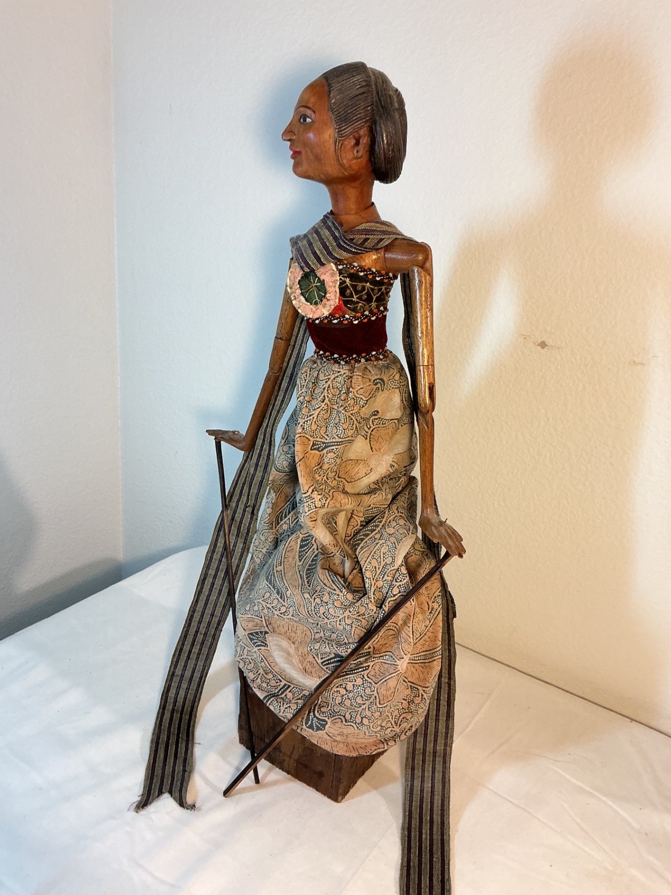 Balinese Wooden Puppets #7 - image 5 of 10