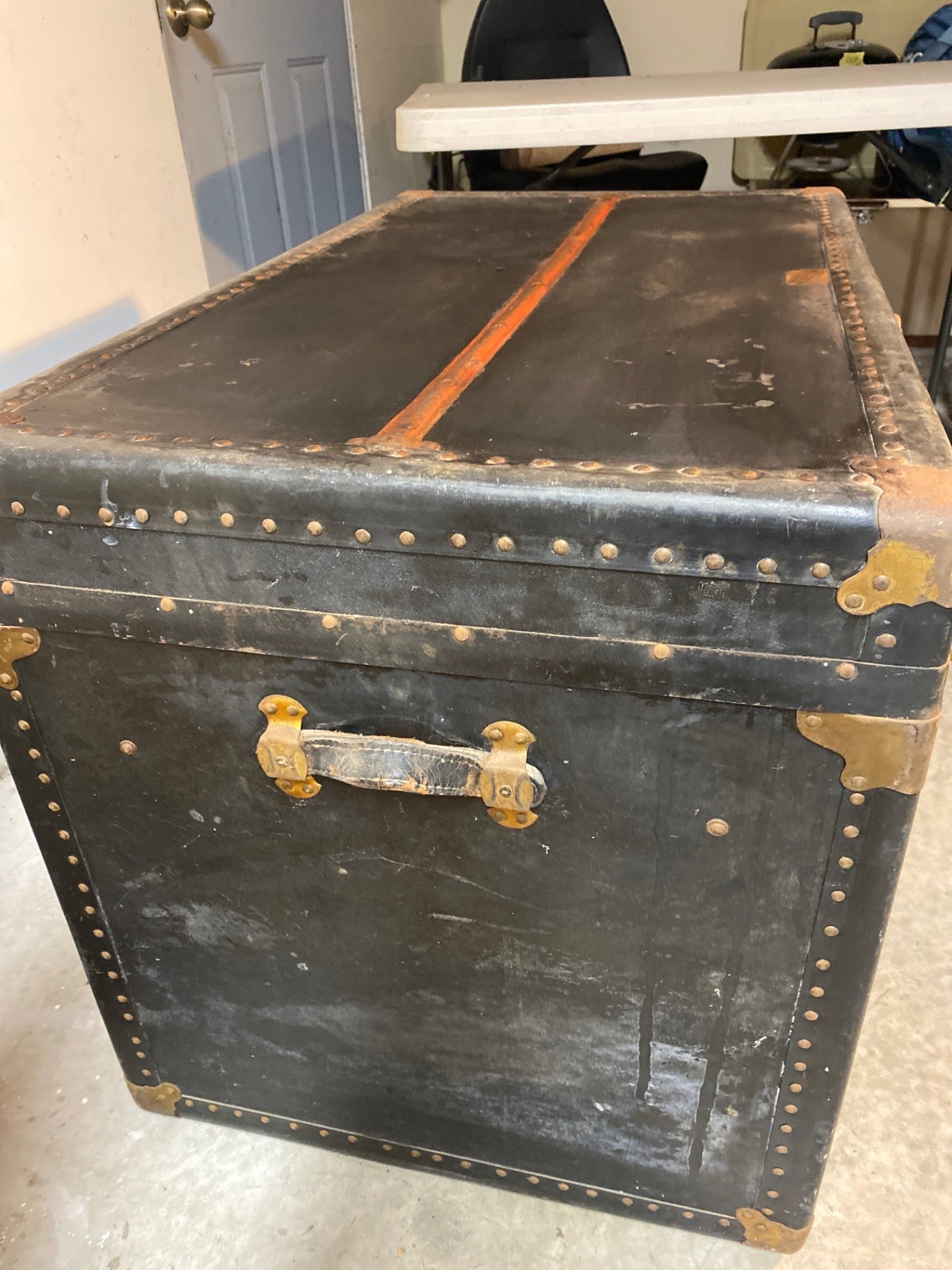 Vintage Travel or Storage Trunk - image 4 of 8