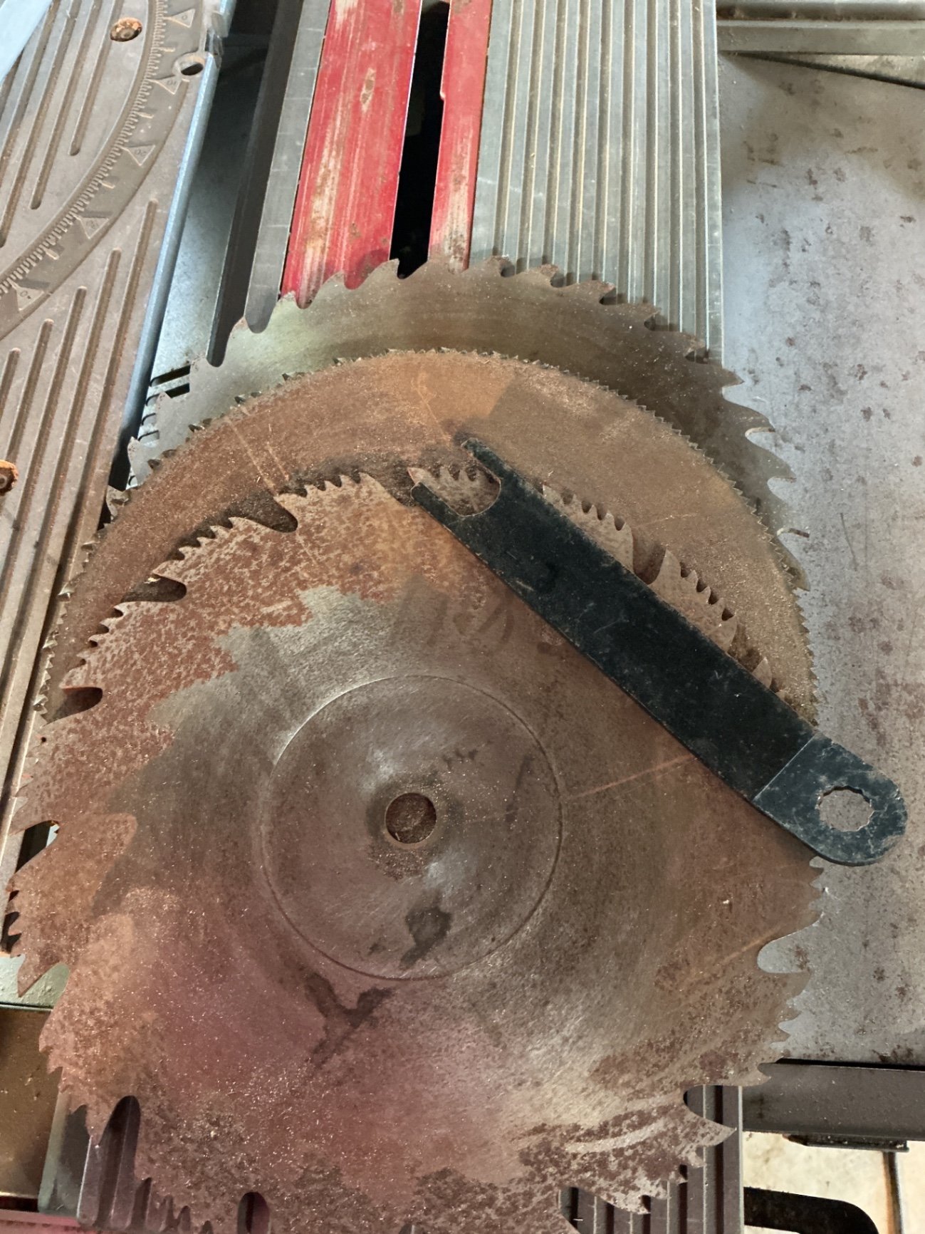 Ryobi bench top cutting system - image 4 of 5