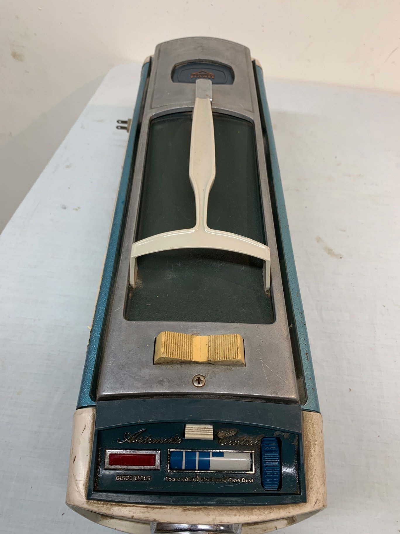 Vintage Electrolux vacuum cleaner with attachments and bags - image 3 of 6