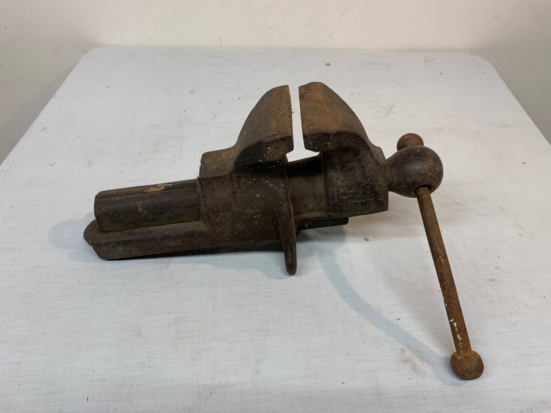 Assorted workshop tools and gear - image 2 of 8