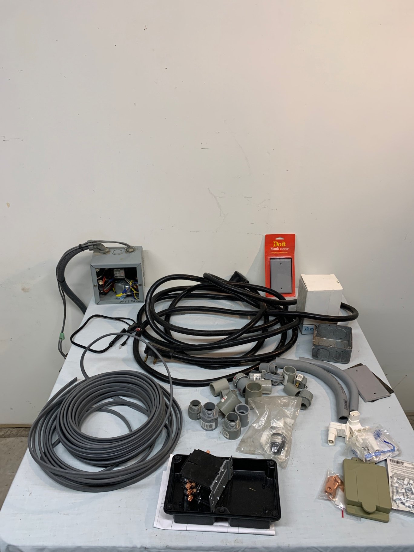 Electrical Items - image 7 of 7