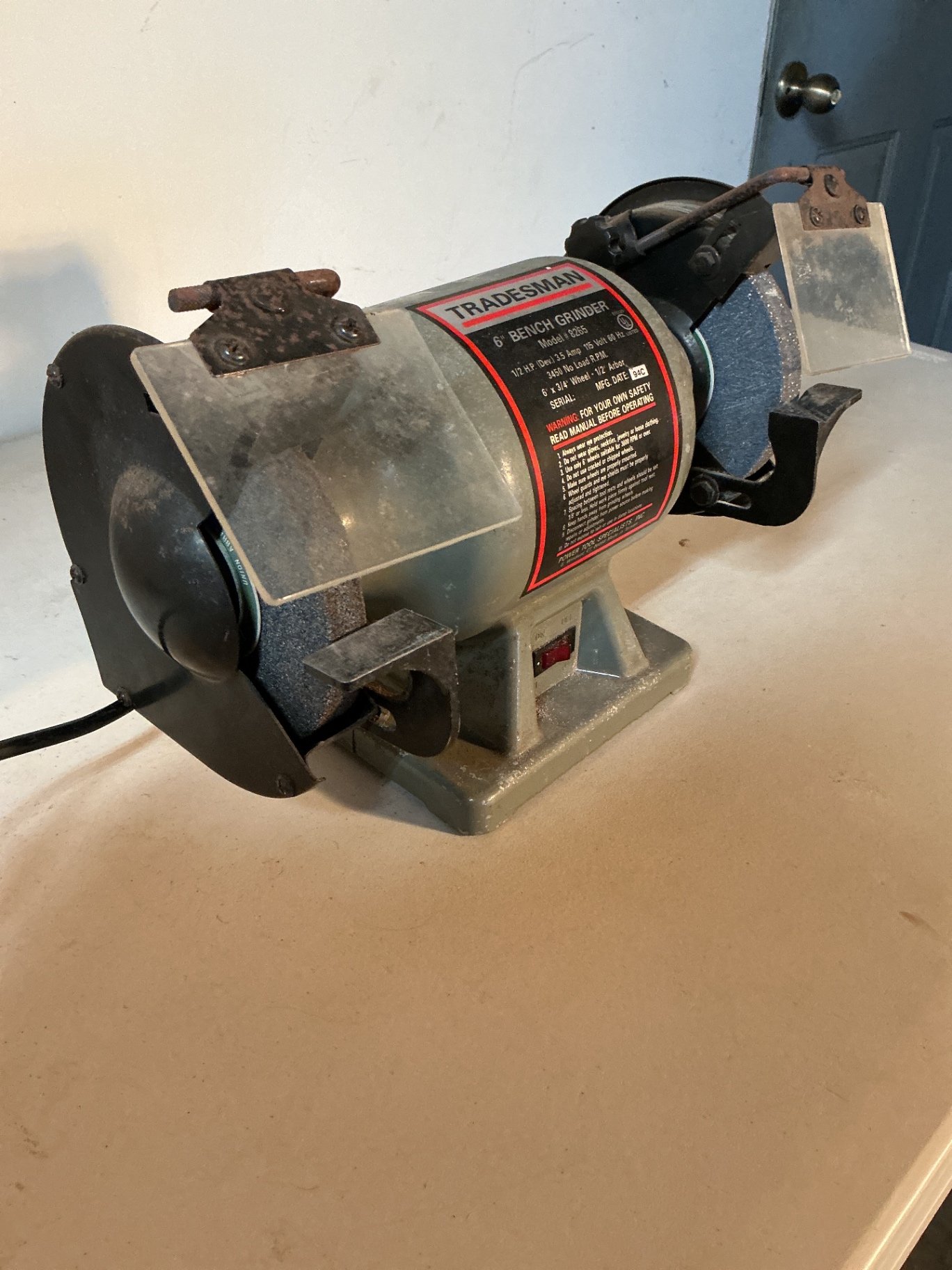 Tradesman 6-inch bench grinder - image 2 of 3