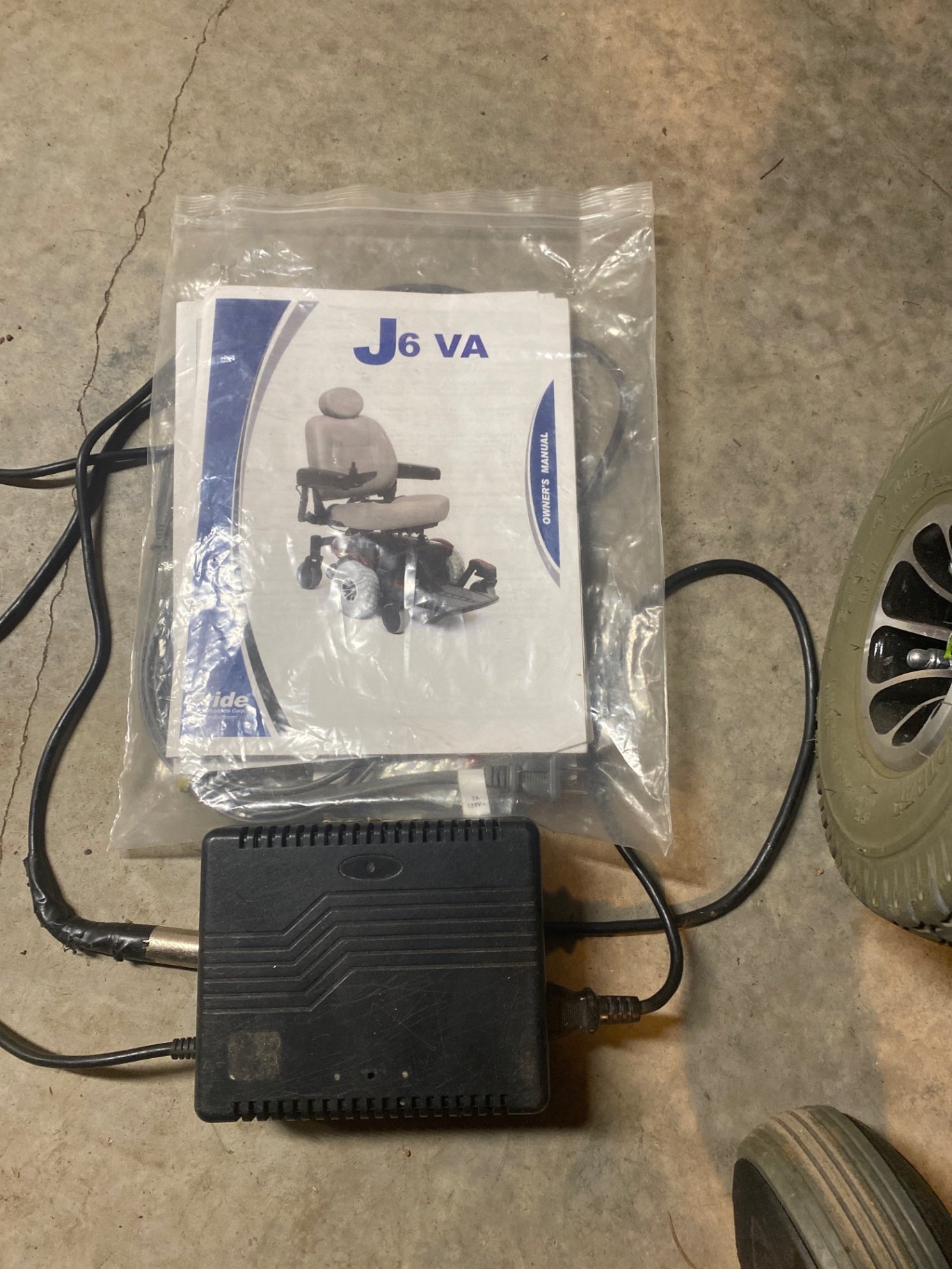 Electric wheelchair with joystick control - image 5 of 5