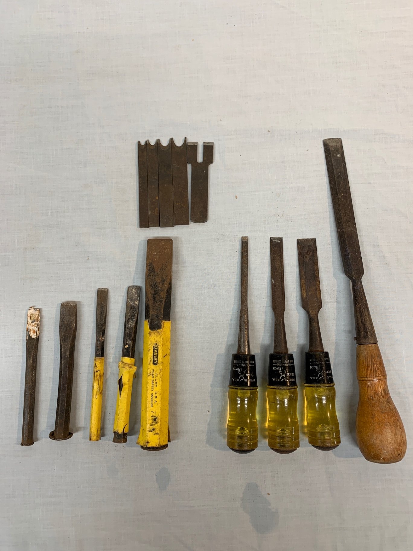 Handsaws, chisels and a planer - image 5 of 5