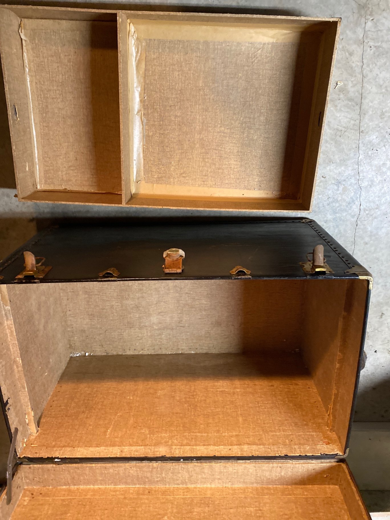 Vintage Travel or Storage Trunk - image 7 of 8