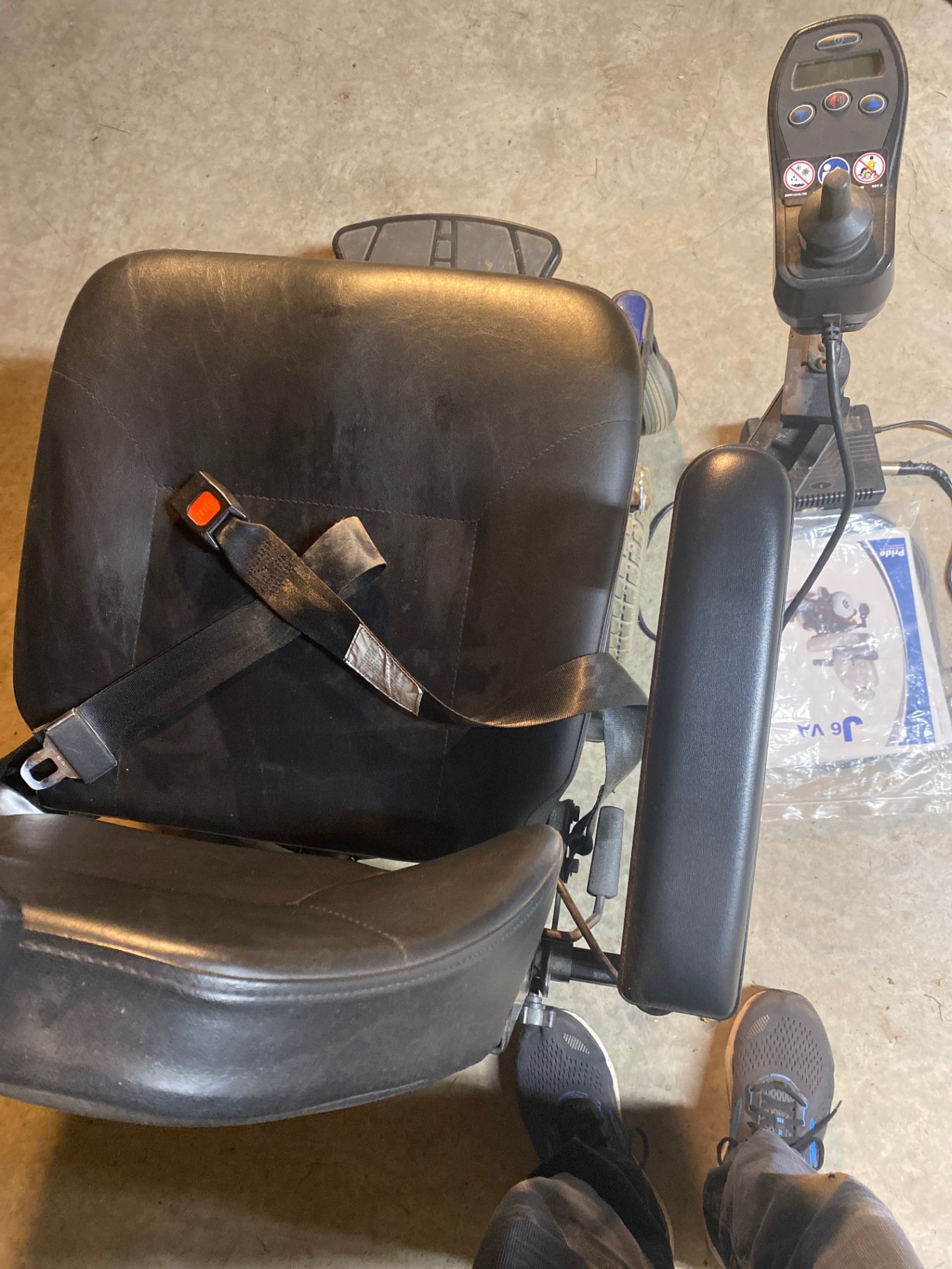 Electric wheelchair with joystick control - image 4 of 5
