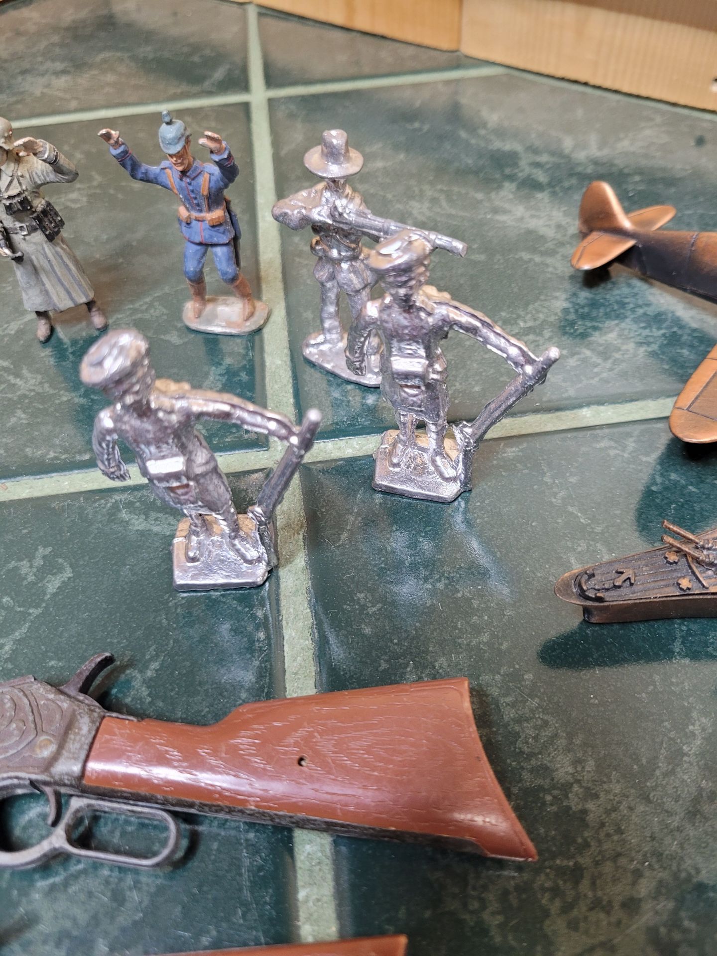 Toys and Sharpners - image 4 of 6