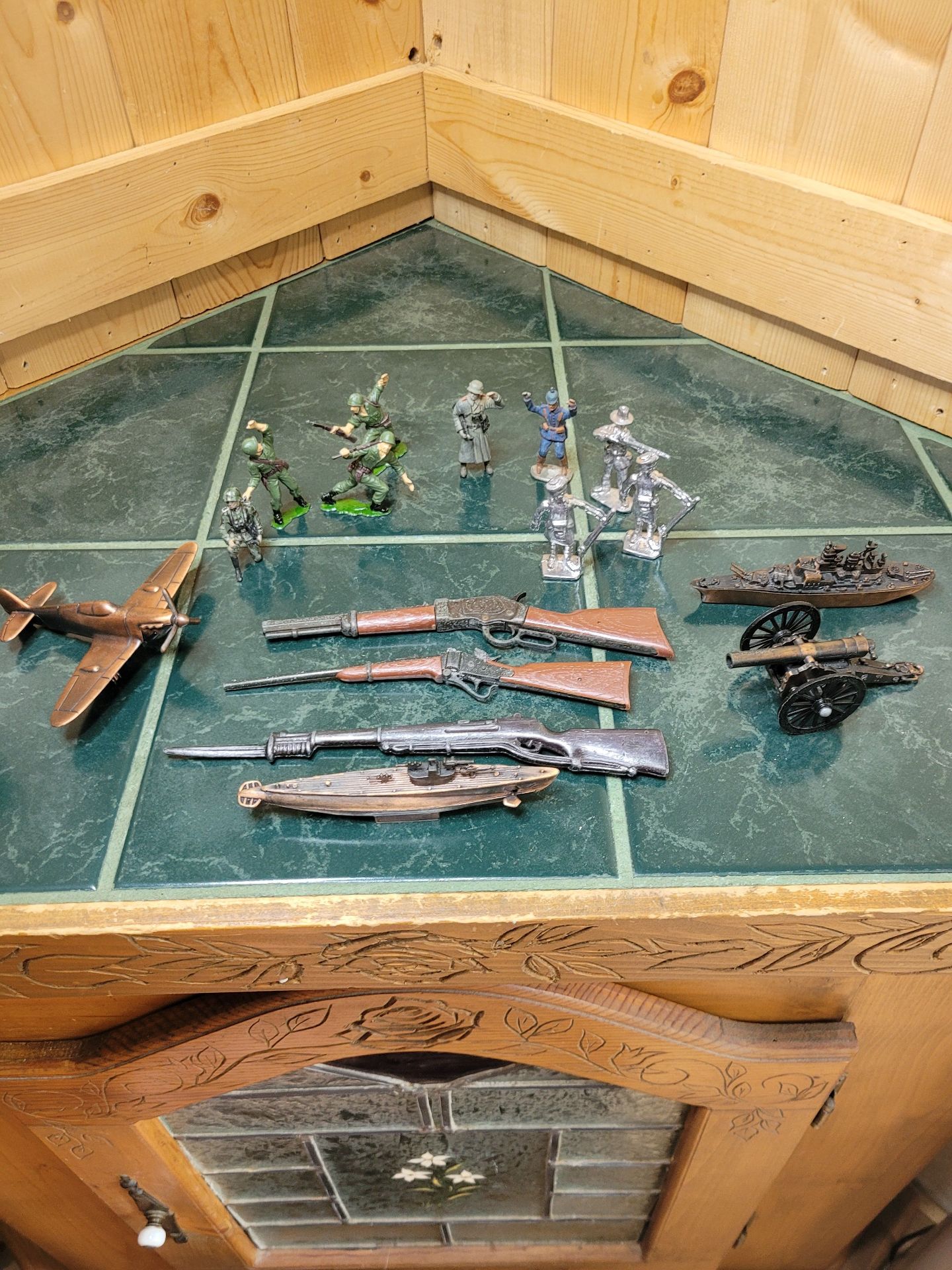 Toys and Sharpners - image 1 of 6