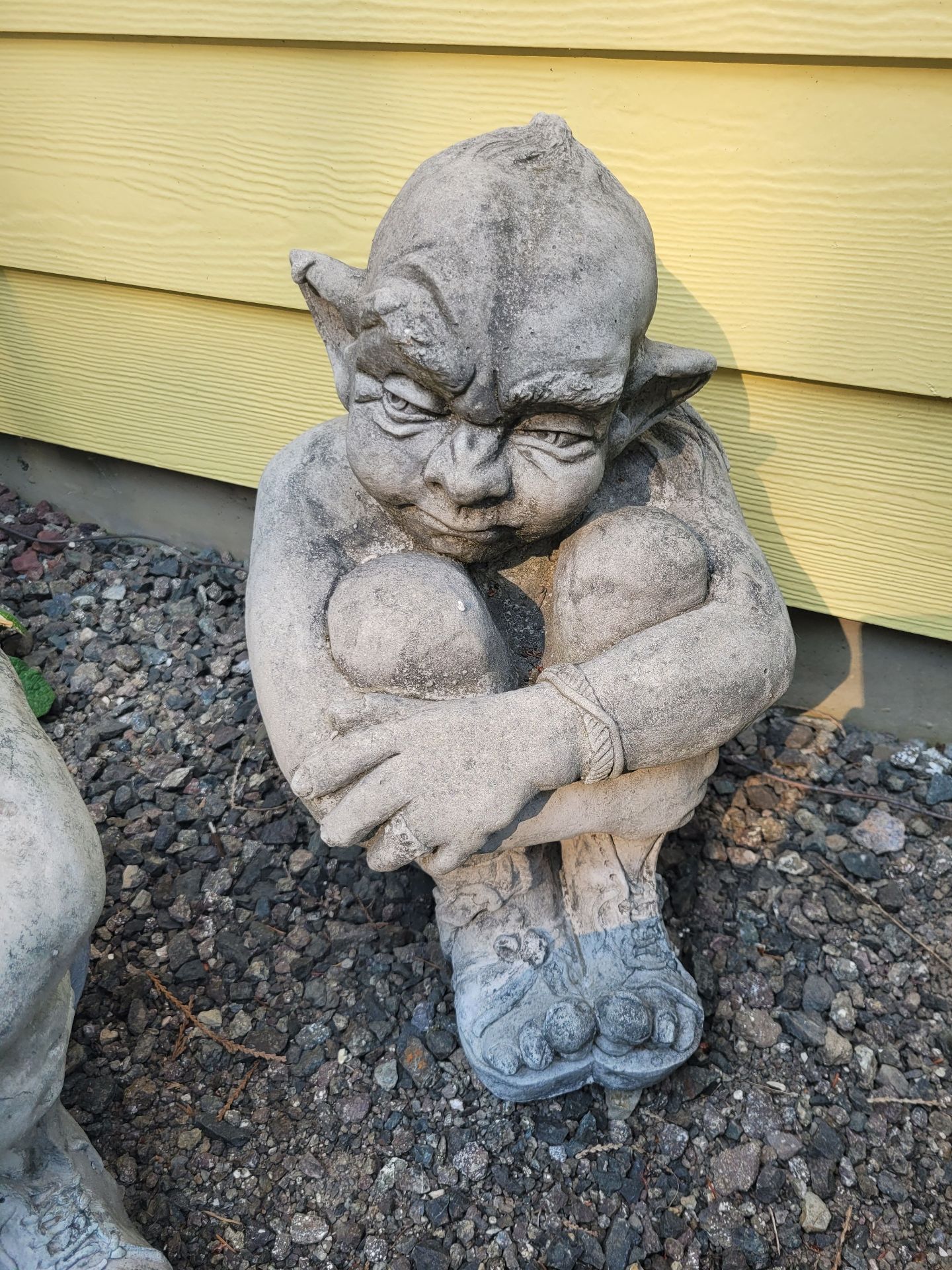Concrete Gargoyle "Hugo The Watchman" - image 1 of 2