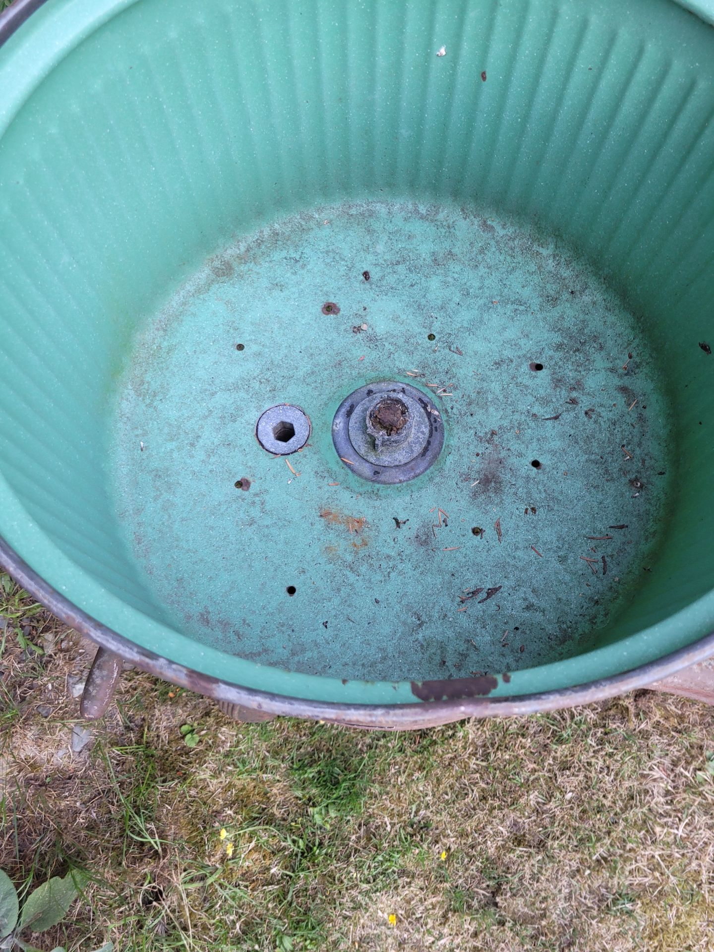 Old Dexter Double Wash Tub - image 4 of 10