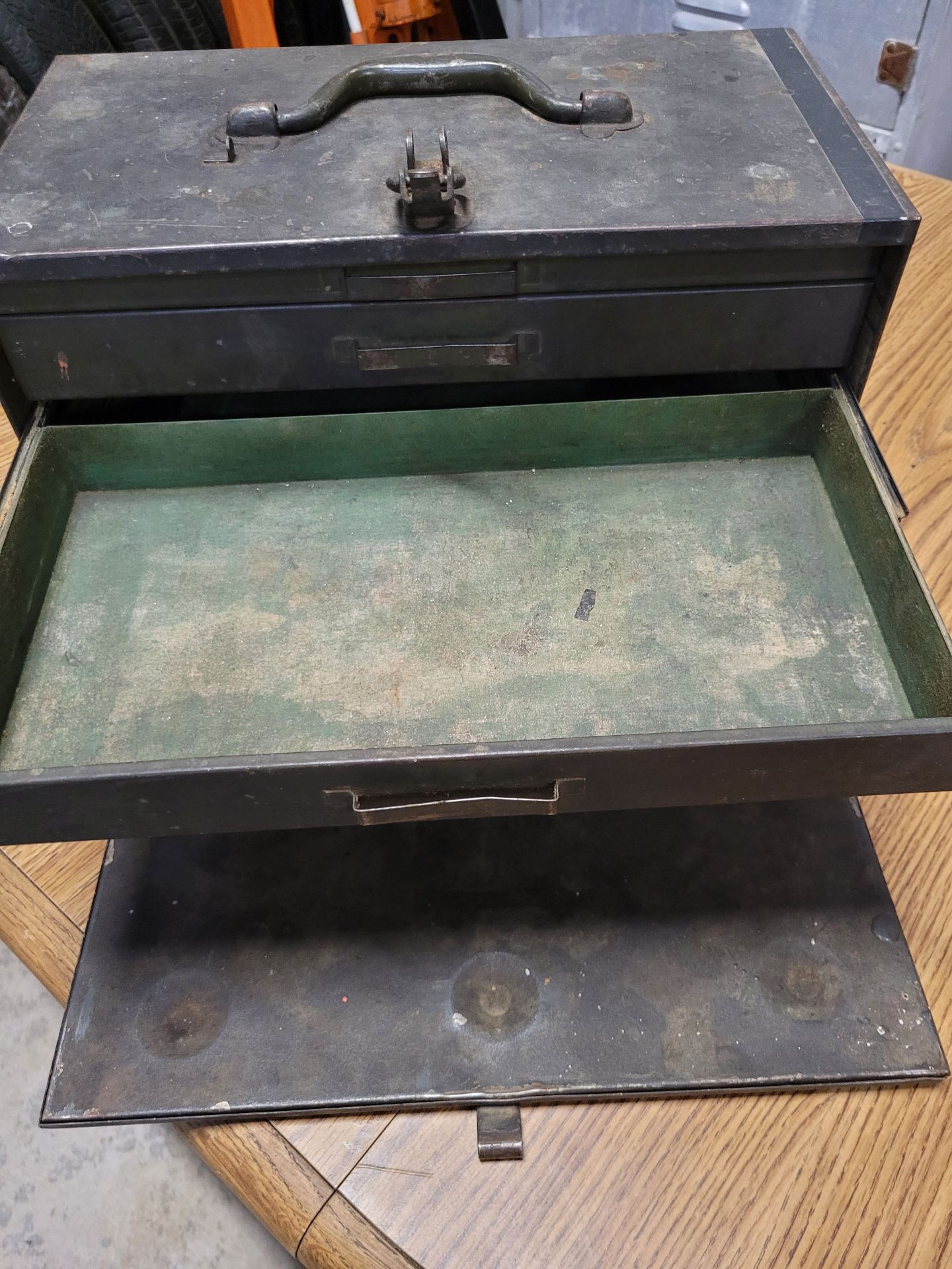 Military Tool Box - image 4 of 9