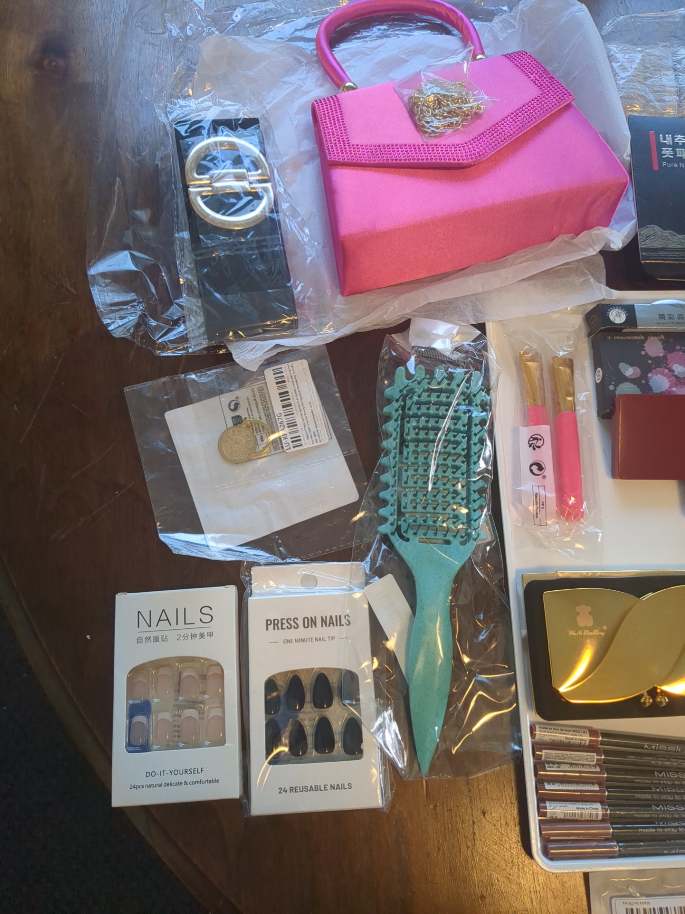 Makeup and more ladies lot - image 3 of 17