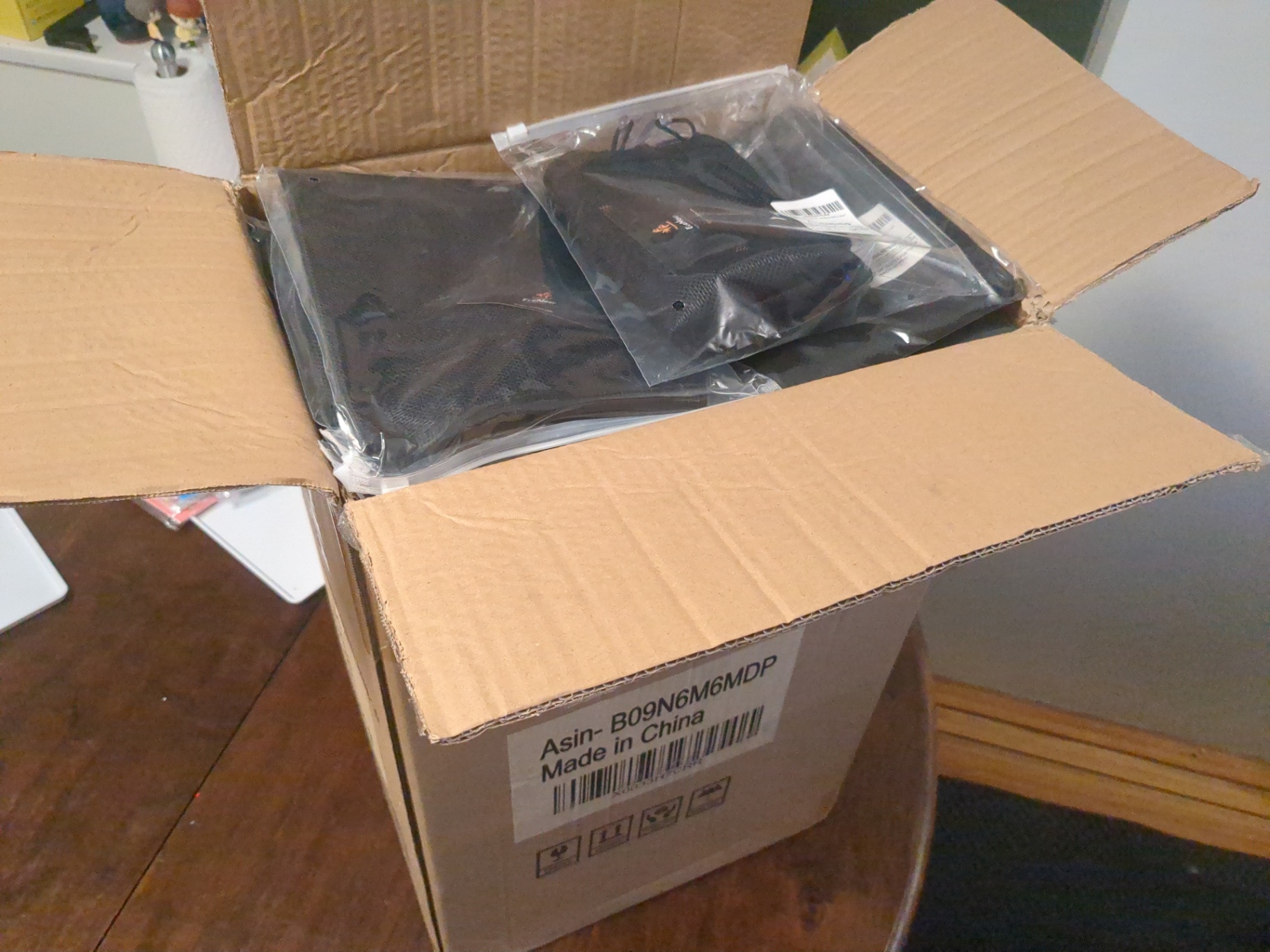 Magnetic side window sunshade for cars - image 2 of 6