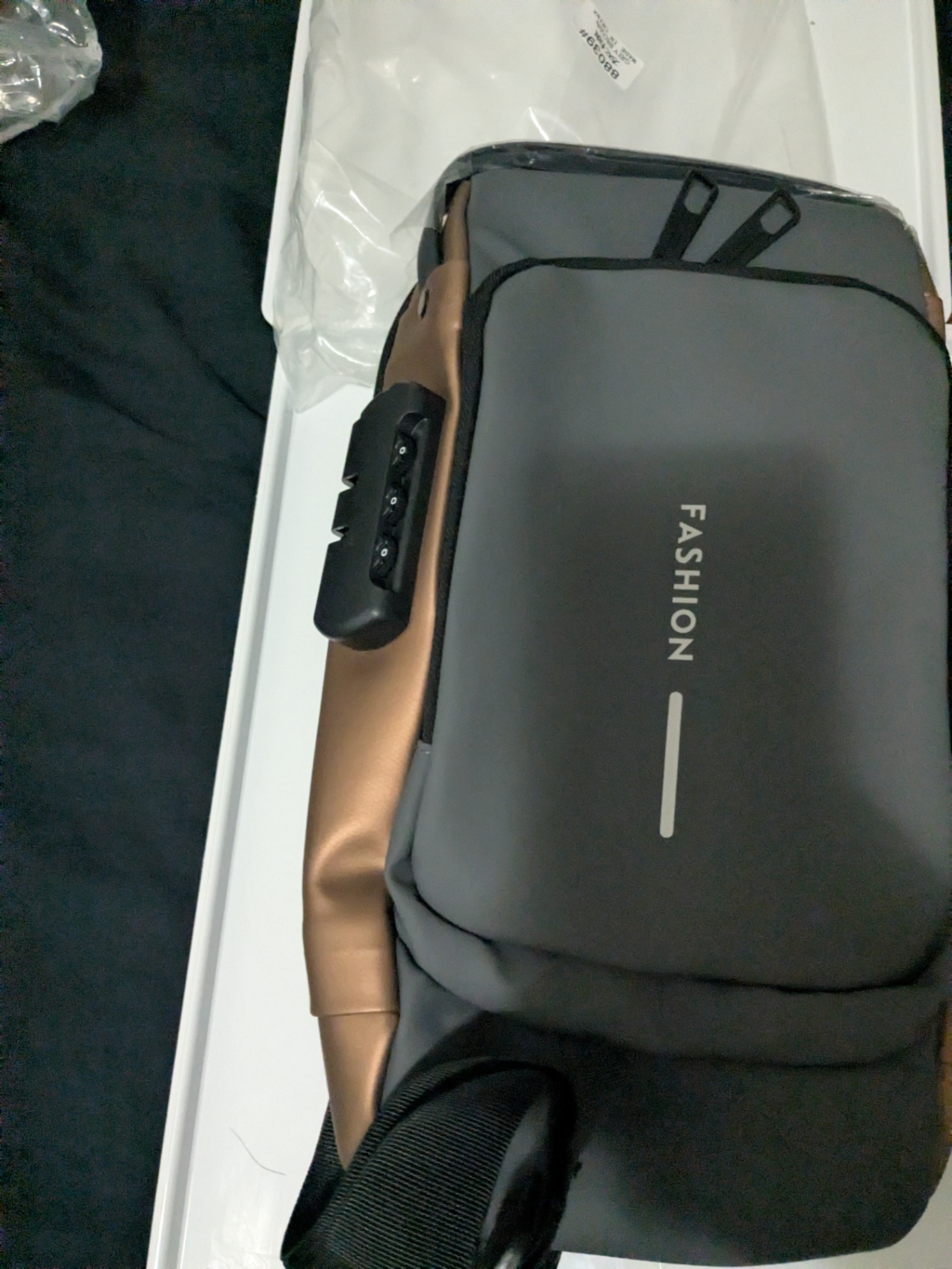 Brand New Anti-Theft Sling Bag – Stylish, Compact & Secure! - image 3 of 3