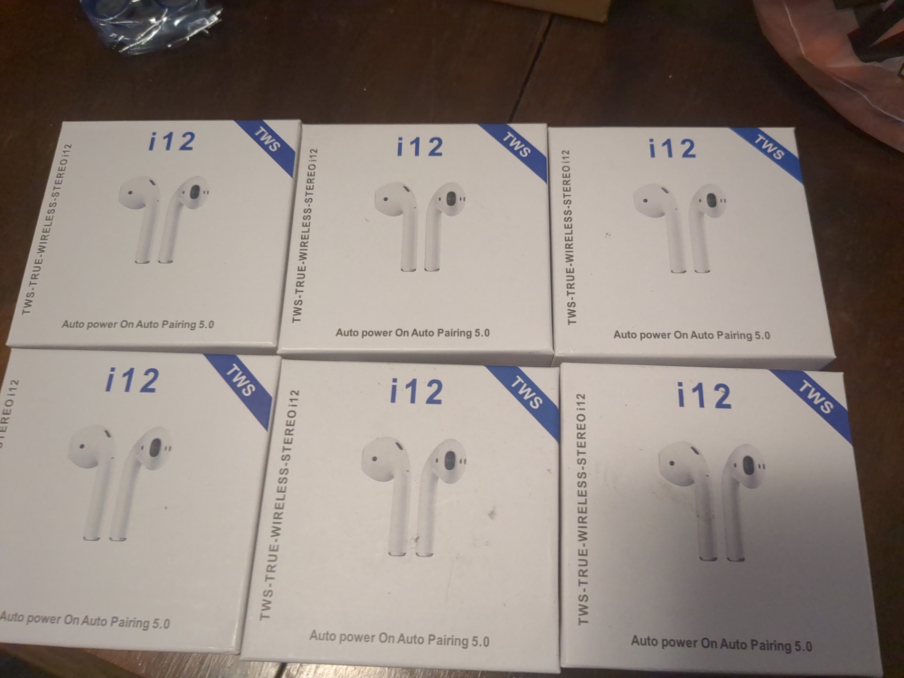 True wireless earbuds 6 units - image 1 of 4