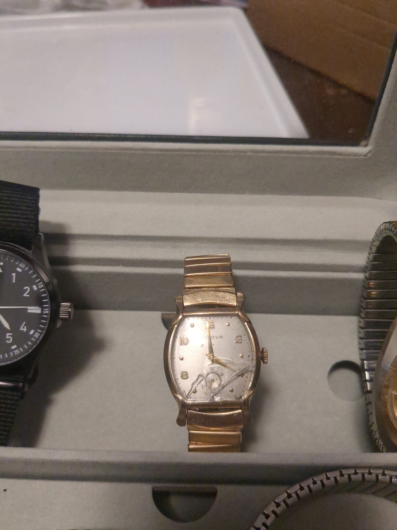 Men's watch collection  - image 4 of 10