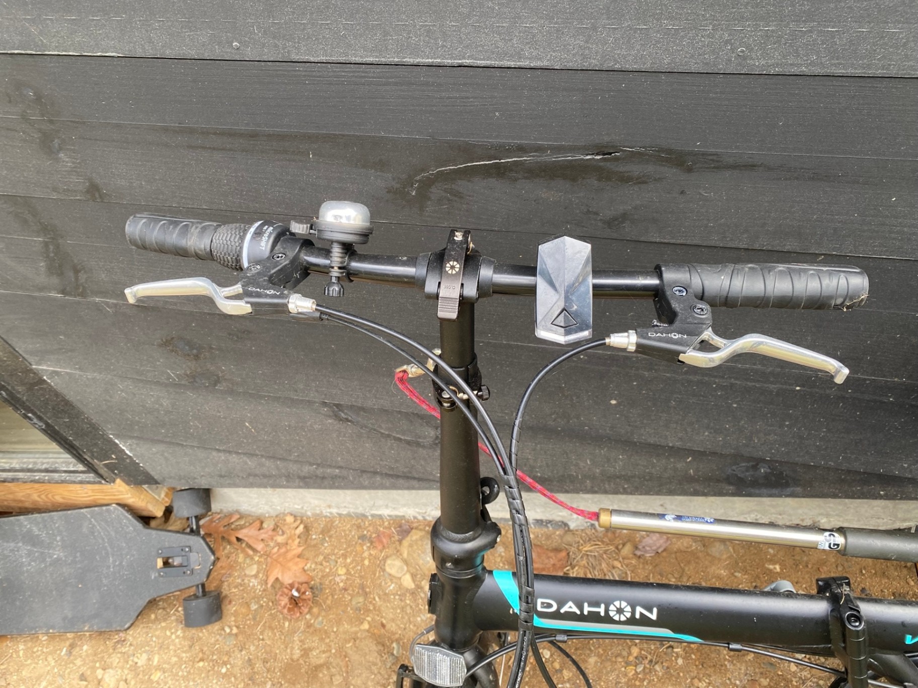 Foldable DAHON VYBE City Bike - image 4 of 5