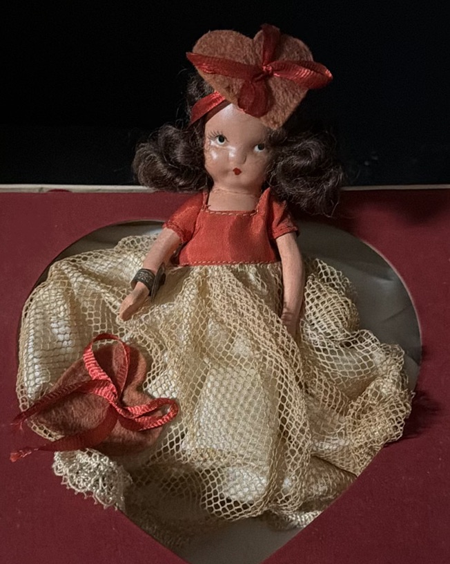 1930s Princess Rosamie and Queen of Hearts Dolls - image 3 of 4