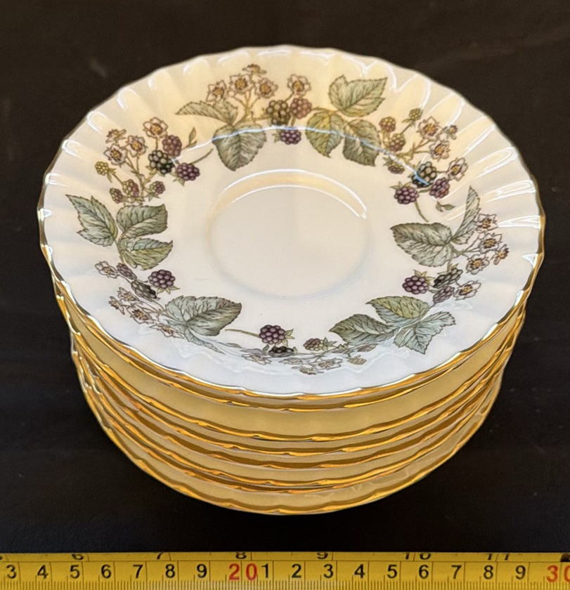 Royal Worcester Lavinia Dinnerware Set - image 4 of 5